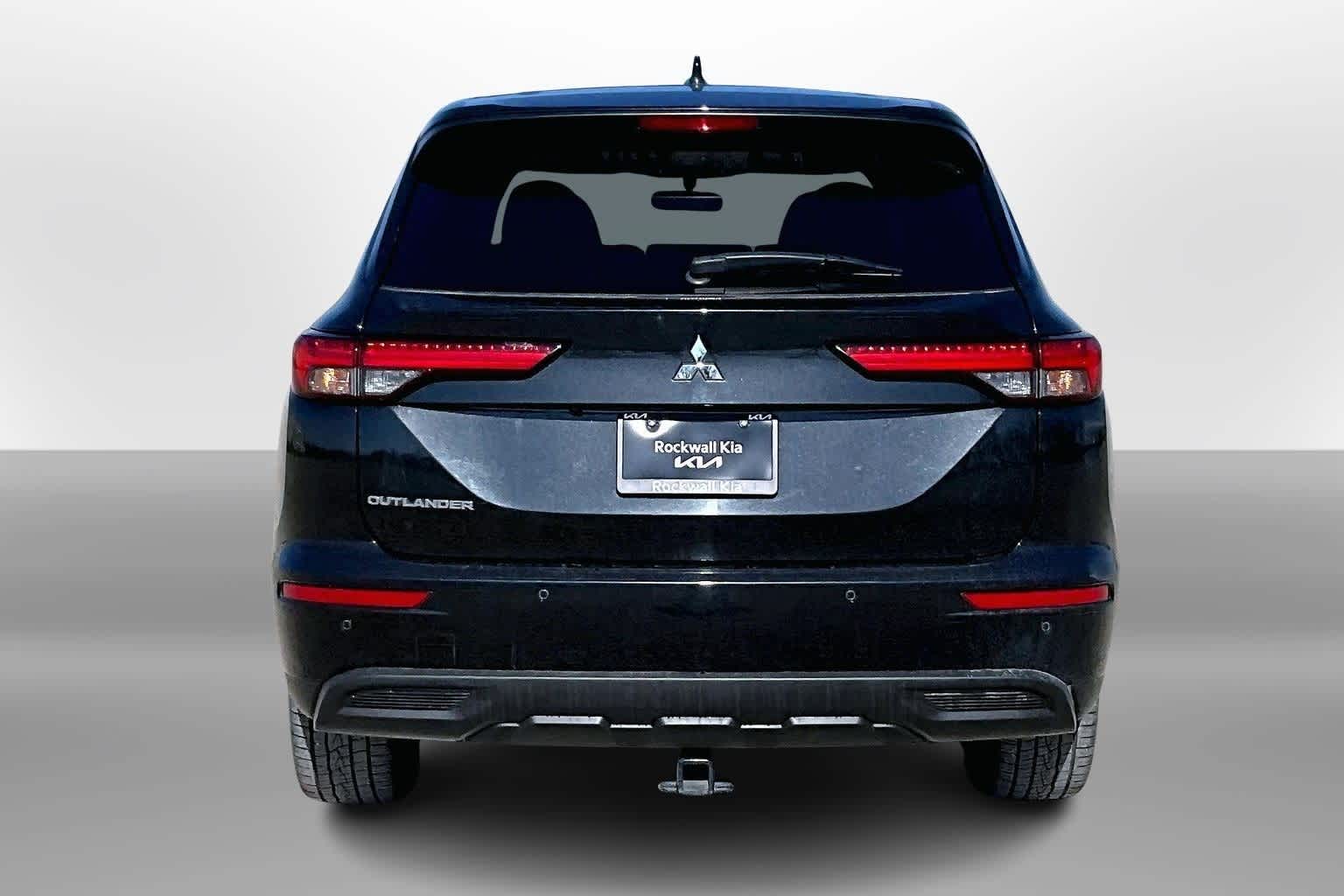 Thumbnail: 2022 Mitsubishi Outlander - 4