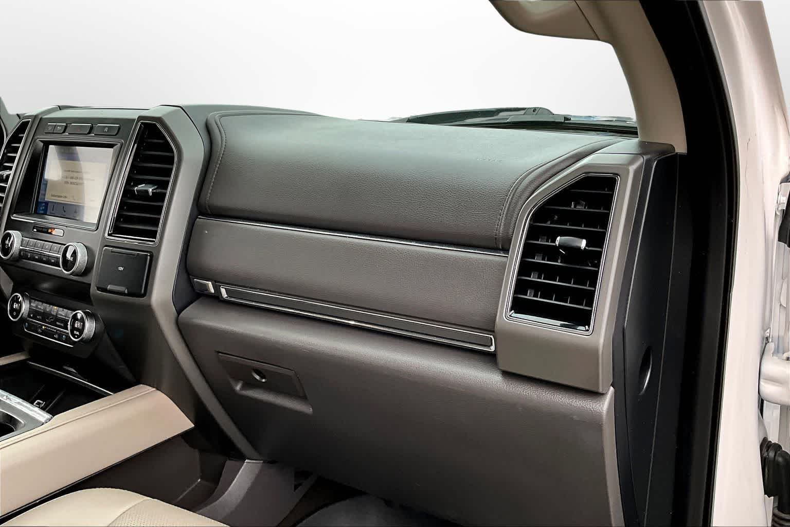 Thumbnail: 2019 Ford Expedition - 15