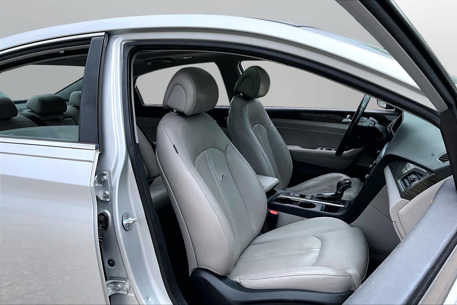 Thumbnail: 2016 Hyundai Sonata - 13