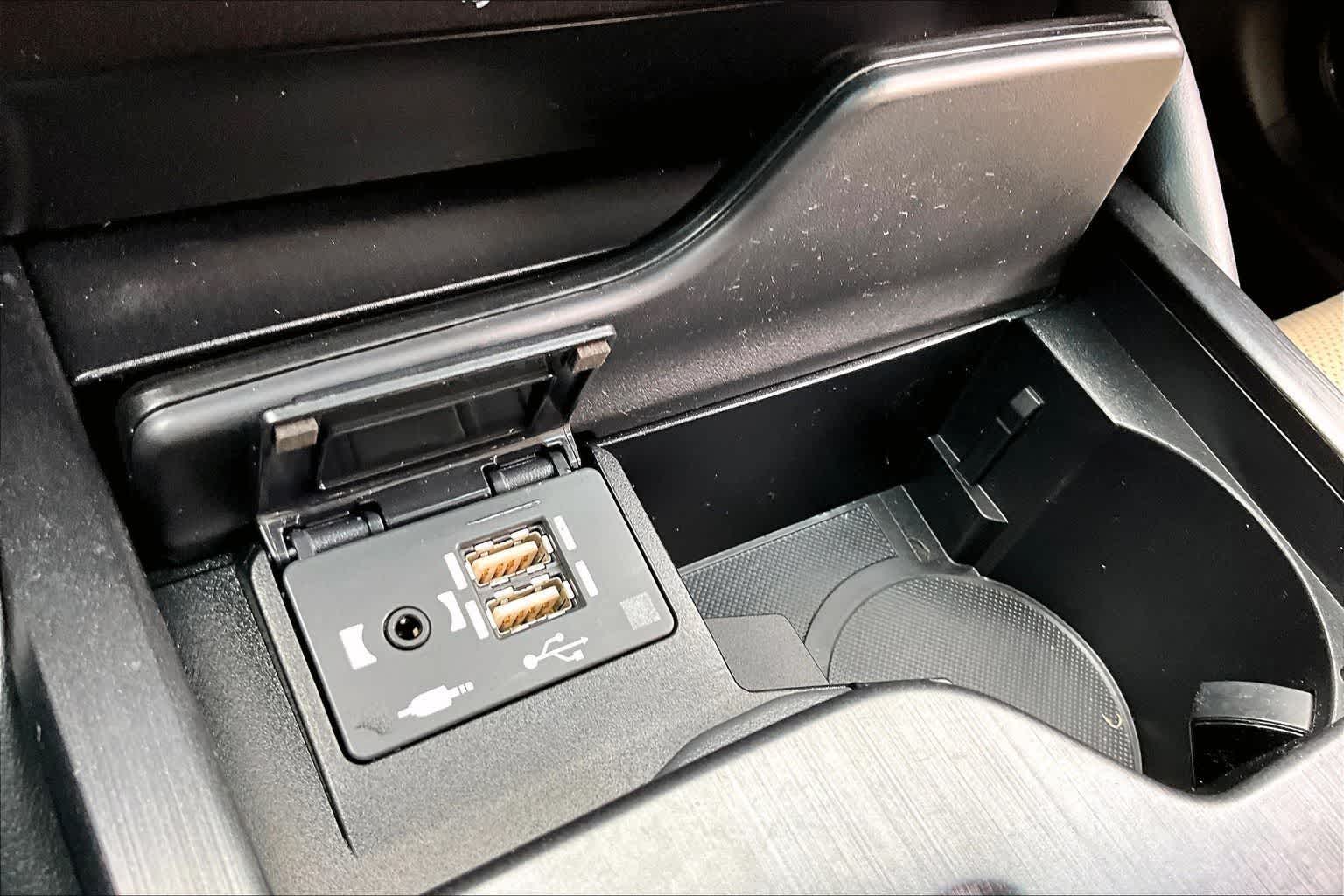 Thumbnail: 2021 Lexus ES - 23