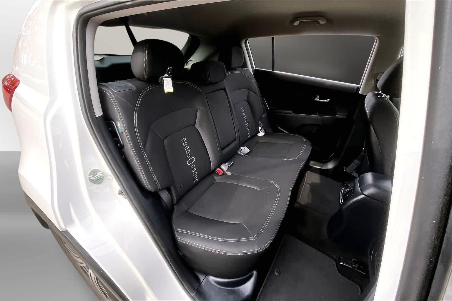 Thumbnail: 2015 Kia Sportage - 28