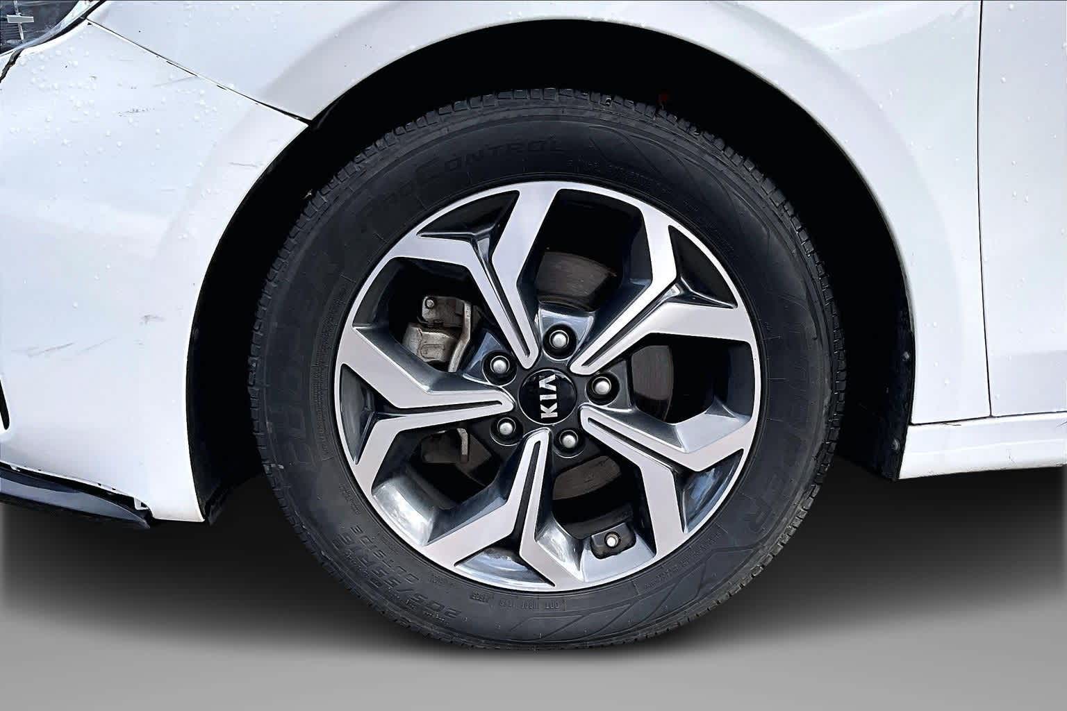 Thumbnail: 2021 Kia Forte - 8