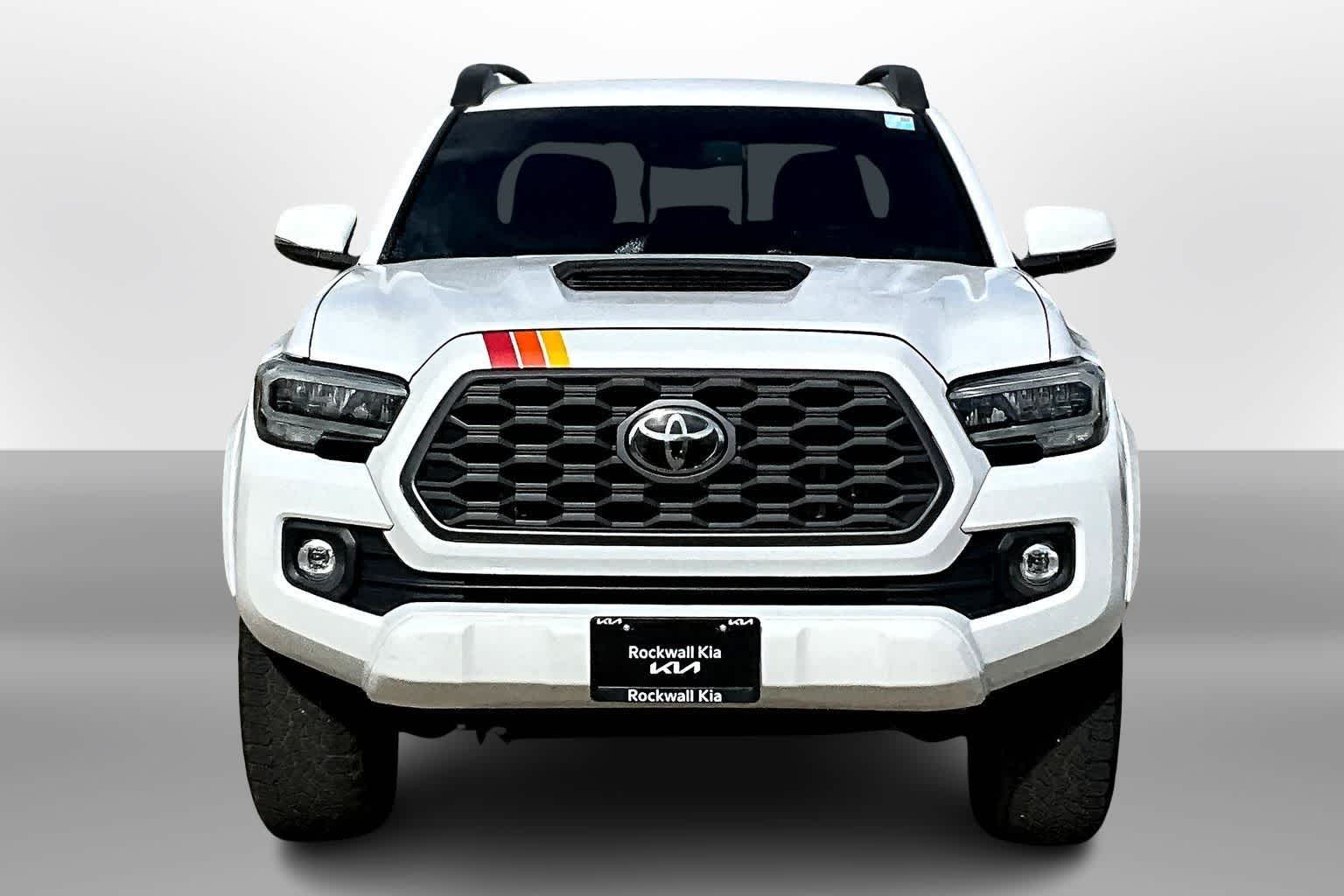 Thumbnail: 2020 Toyota Tacoma - 3