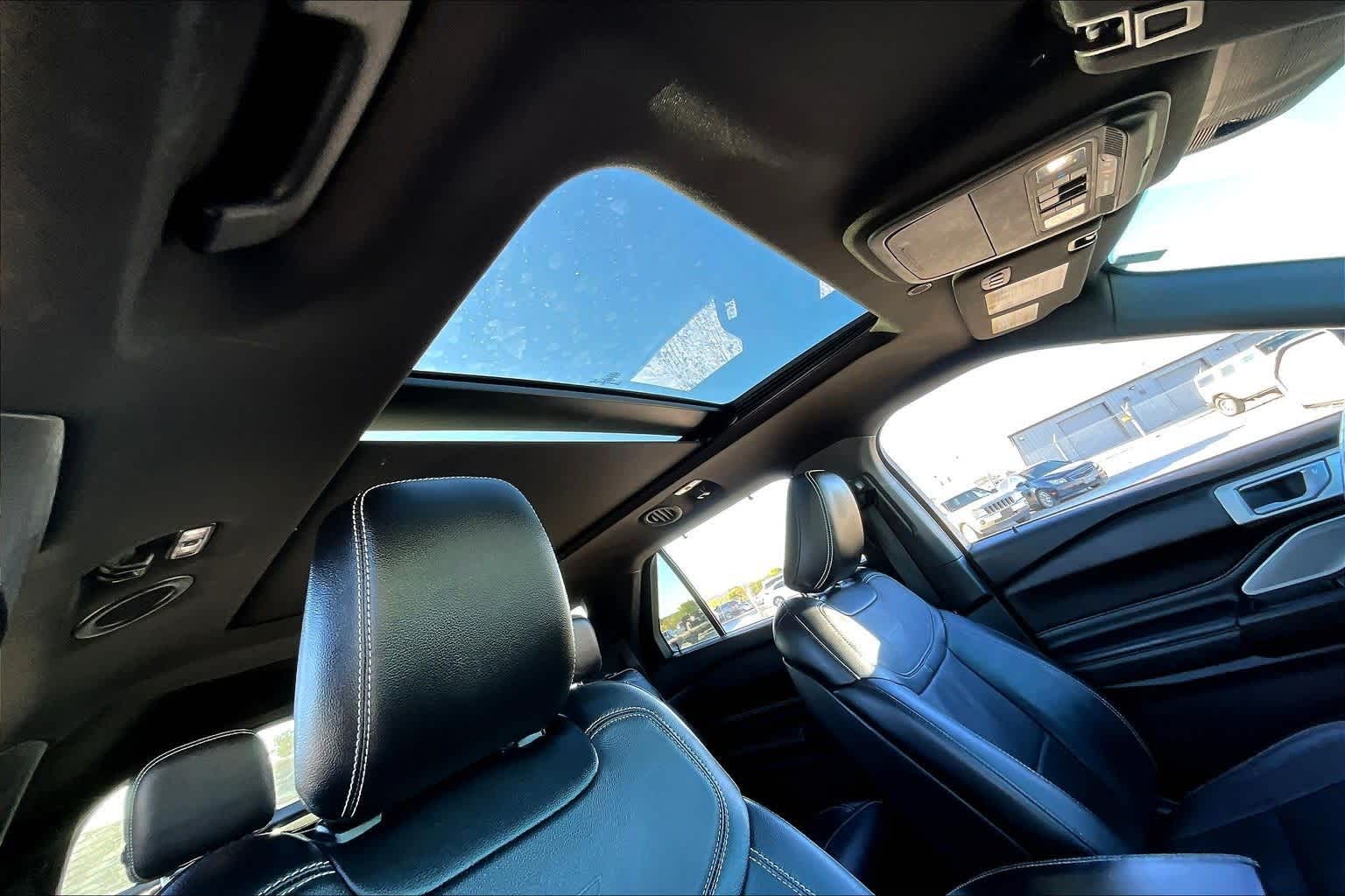 Thumbnail: 2020 Ford Explorer - 16