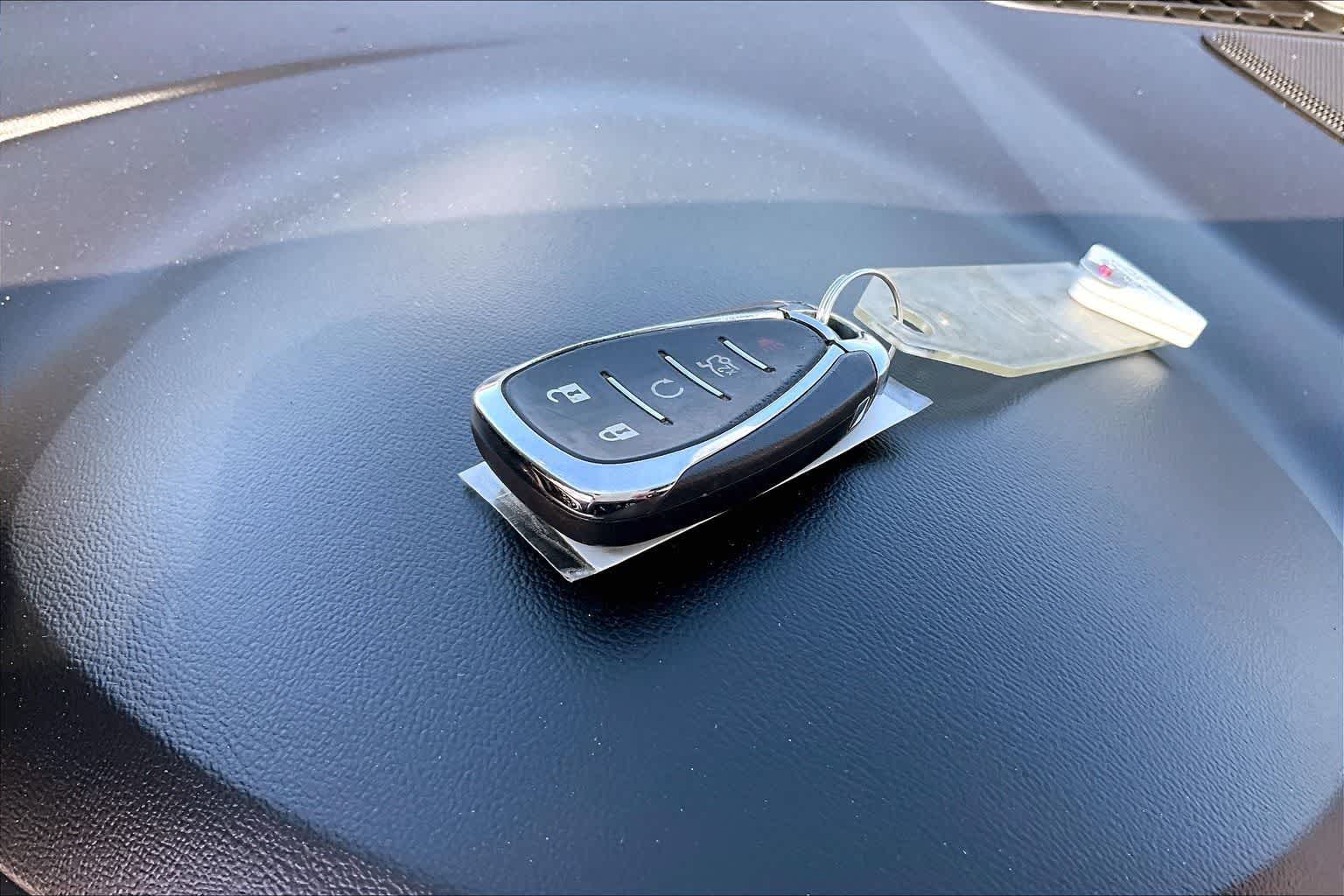 Thumbnail: 2023 Chevrolet Malibu - 9