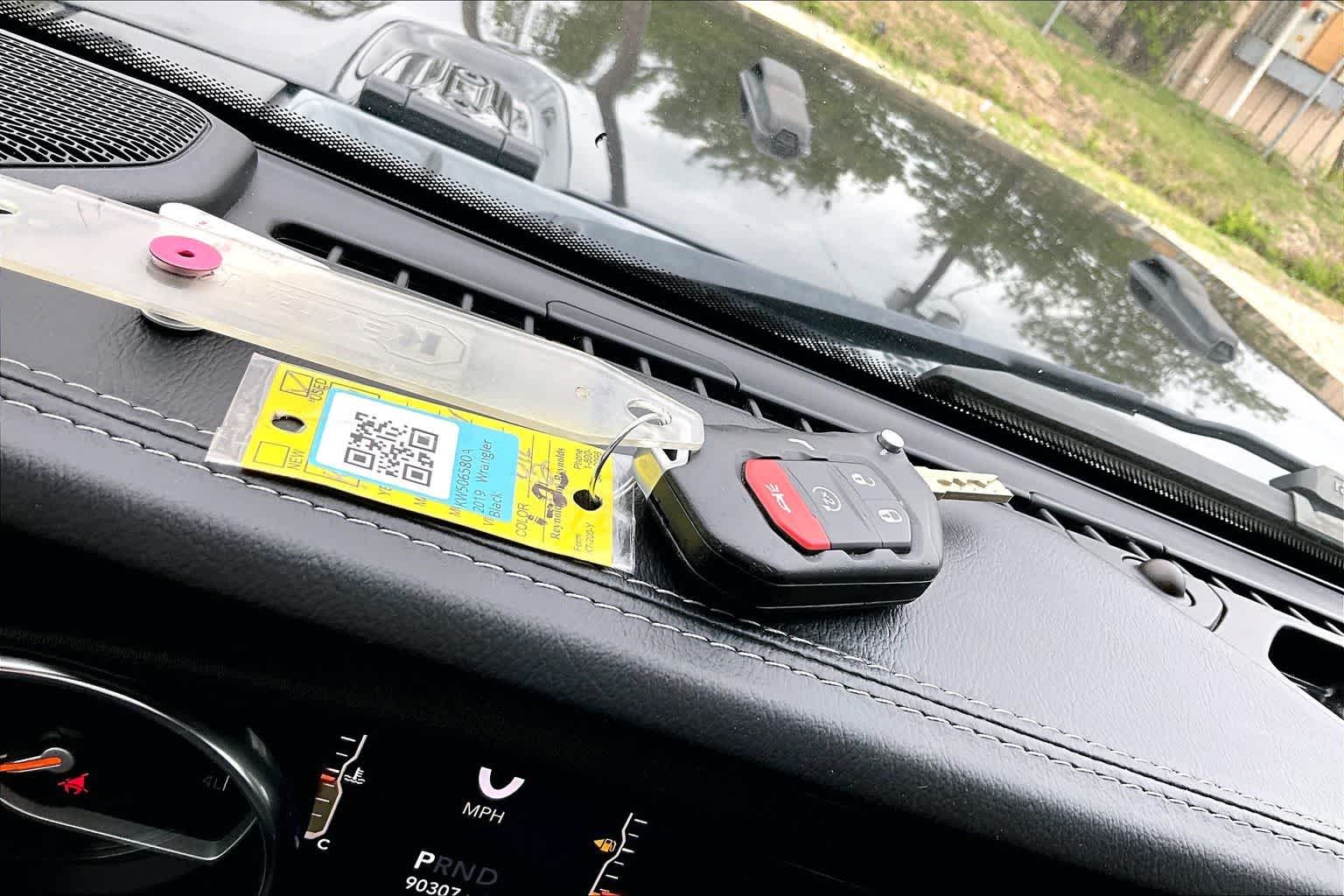 Thumbnail: 2019 Jeep Wrangler - 9