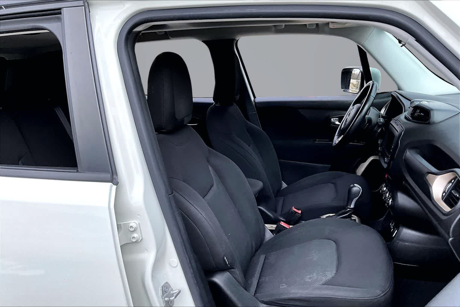 Thumbnail: 2017 Jeep Renegade - 5