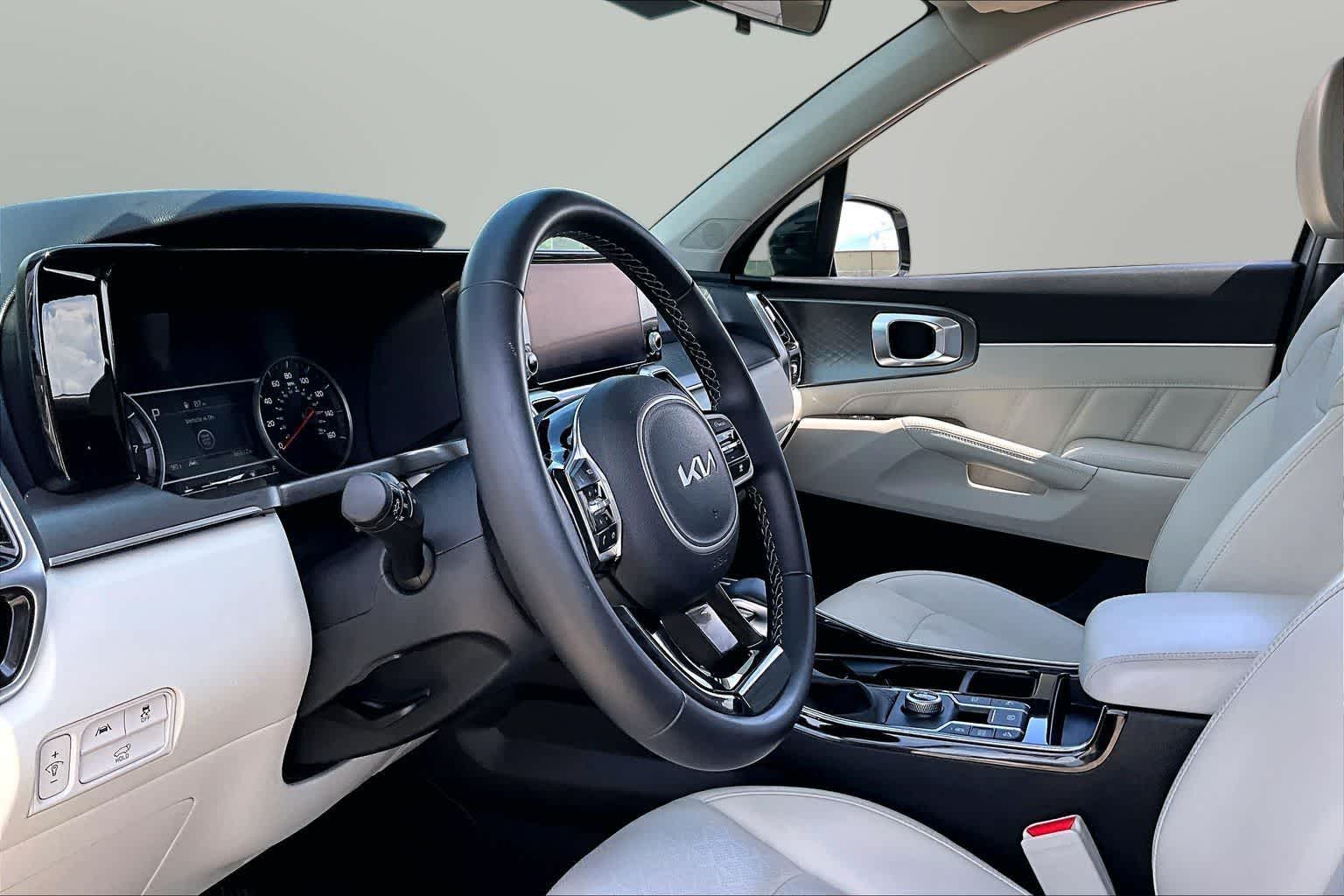 Thumbnail: 2022 Kia Sorento - 12