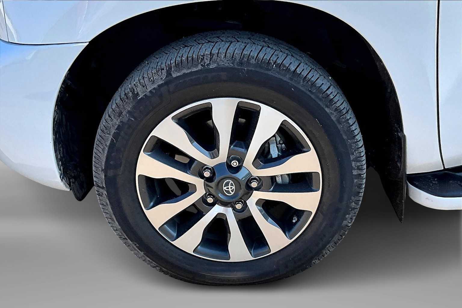 Thumbnail: 2020 Toyota Sequoia - 9