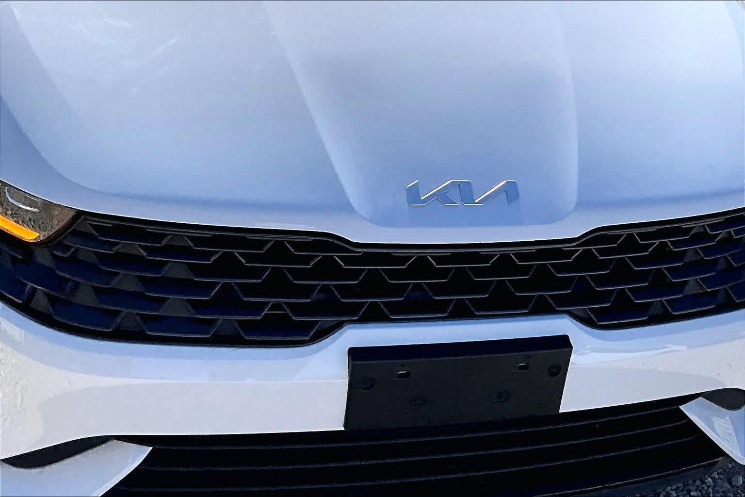 Thumbnail: 2022 Kia K5 - 28