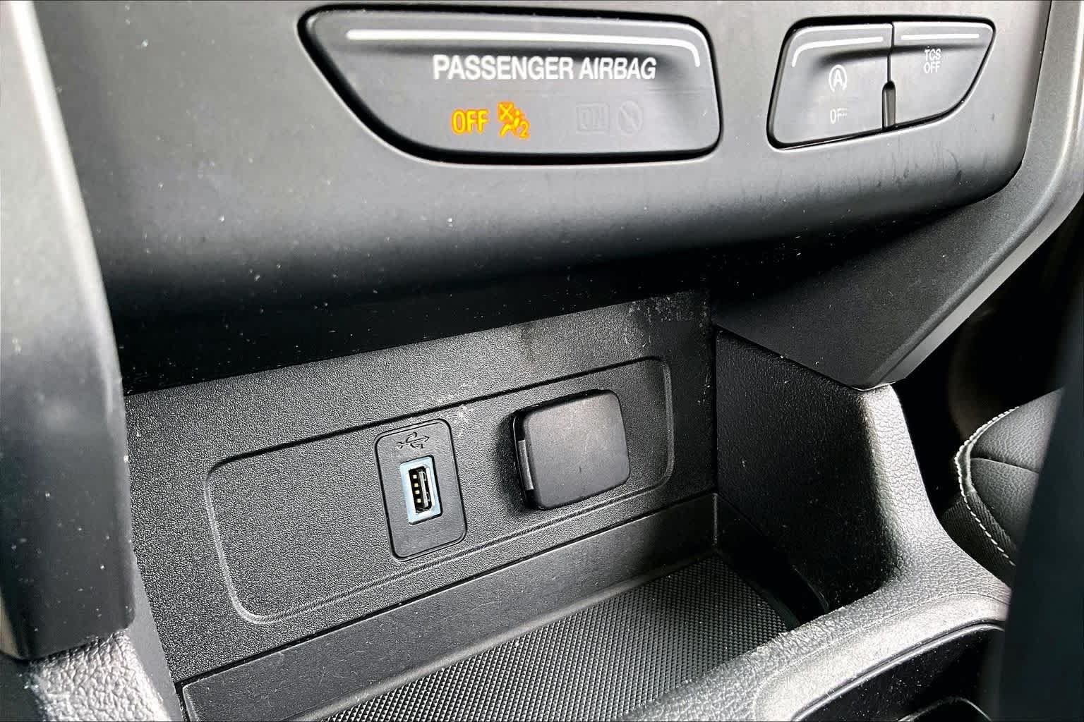 Thumbnail: 2019 Ford Escape - 23