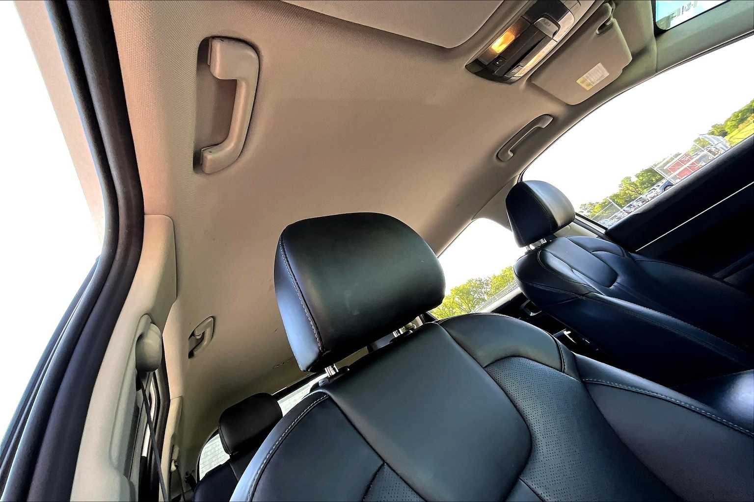 Thumbnail: 2021 Kia Sorento - 16