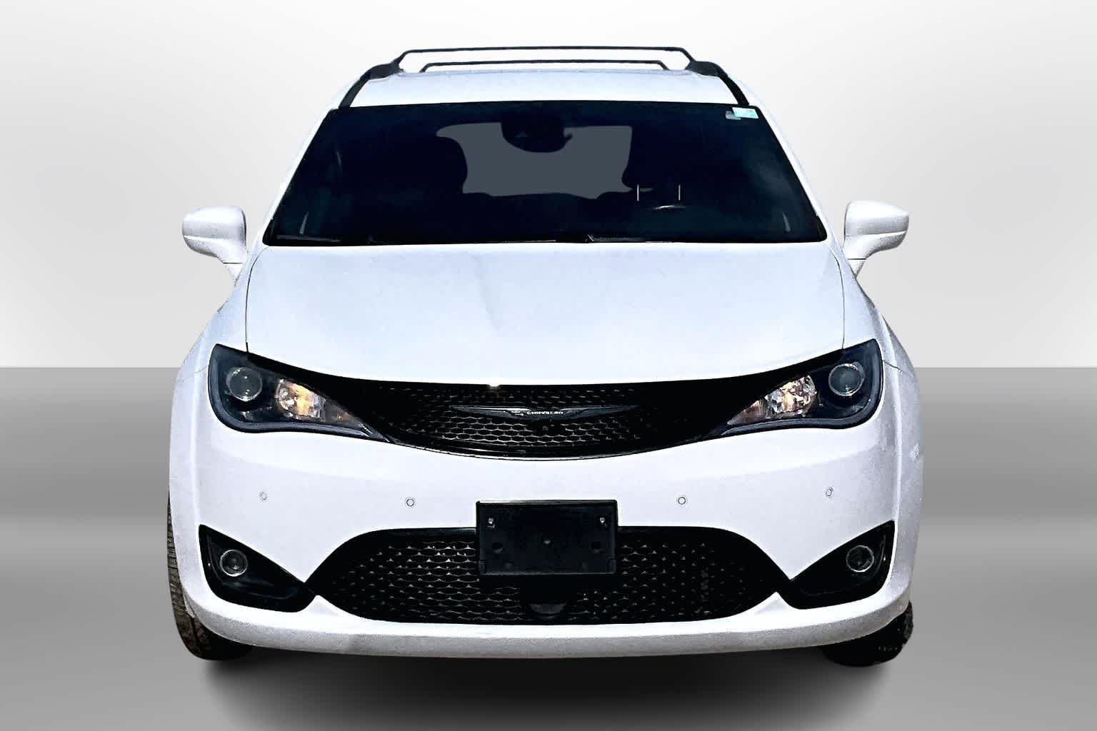 Thumbnail: 2019 Chrysler Pacifica - 3