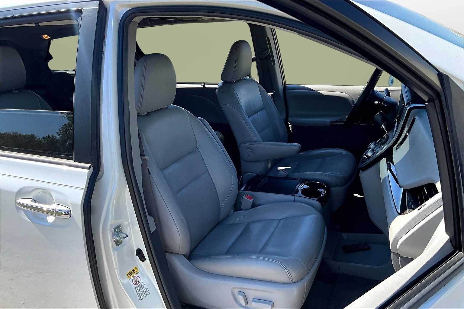 Thumbnail: 2015 Toyota Sienna - 7
