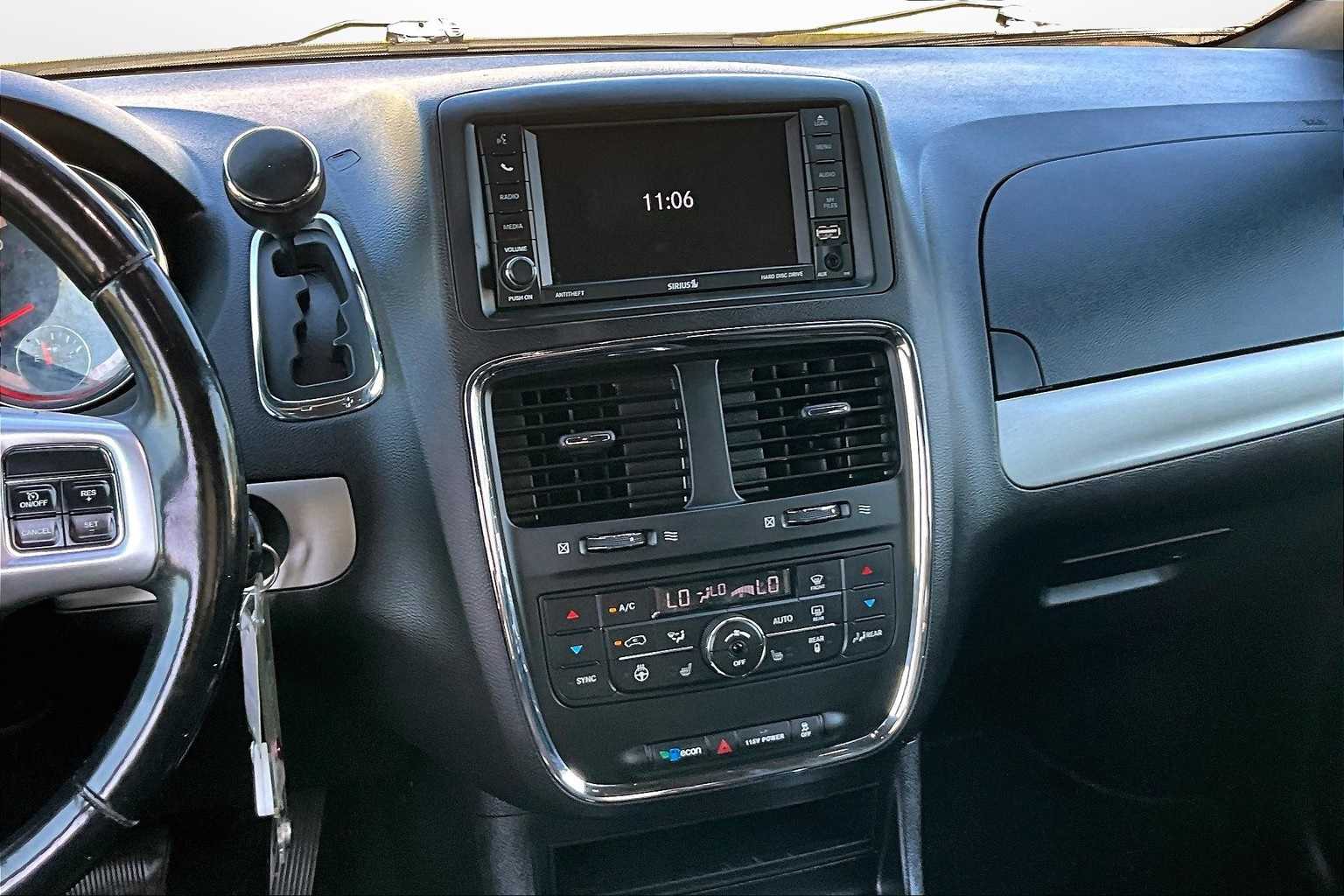 Thumbnail: 2019 Dodge Grand Caravan - 6