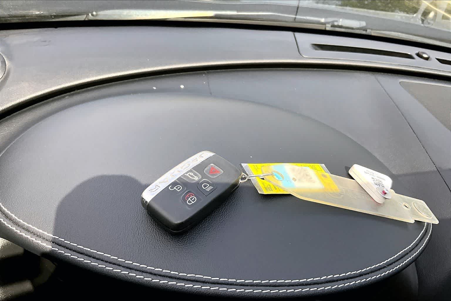 Thumbnail: 2019 Jaguar F-Pace - 9