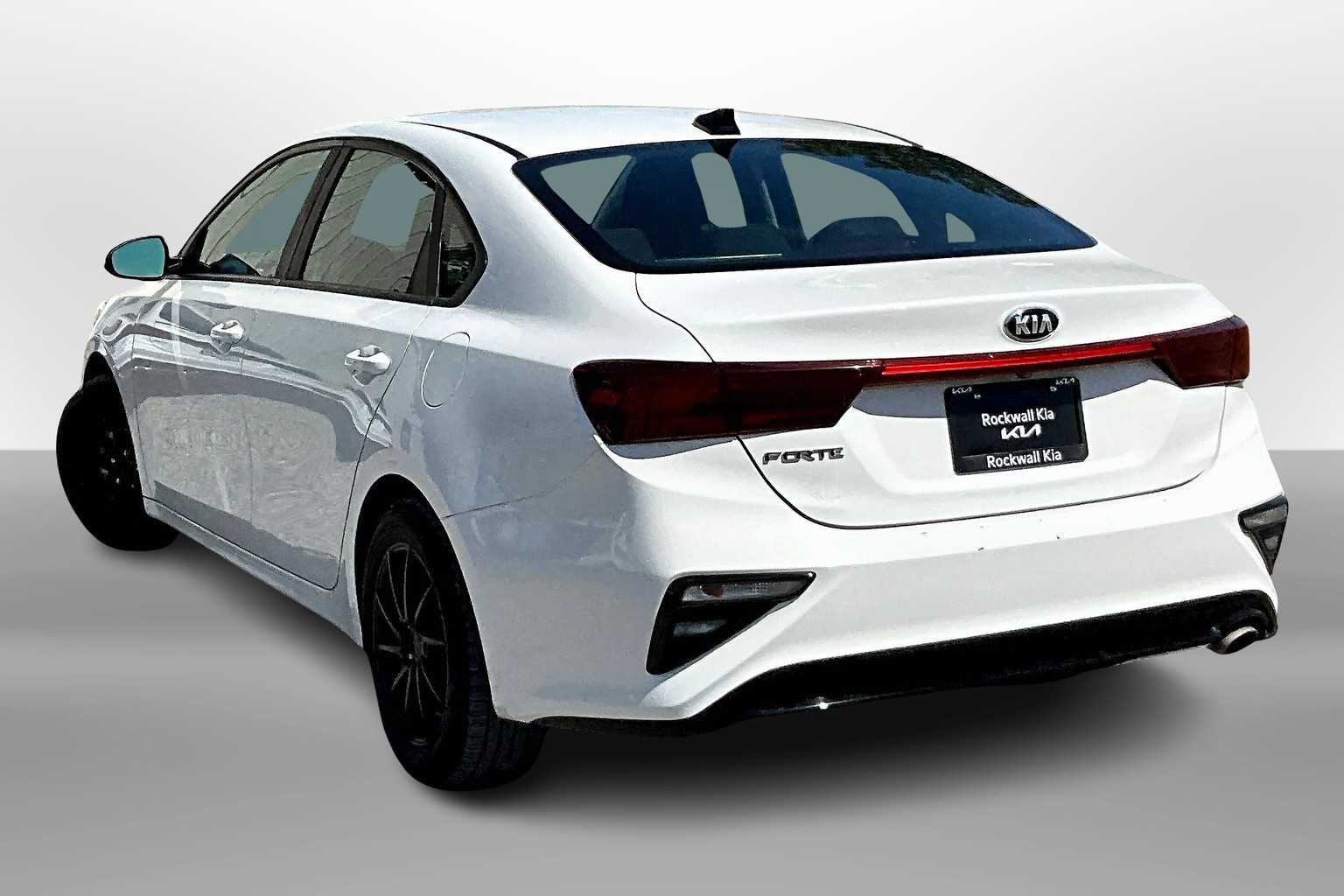 Thumbnail: 2019 Kia Forte - 11