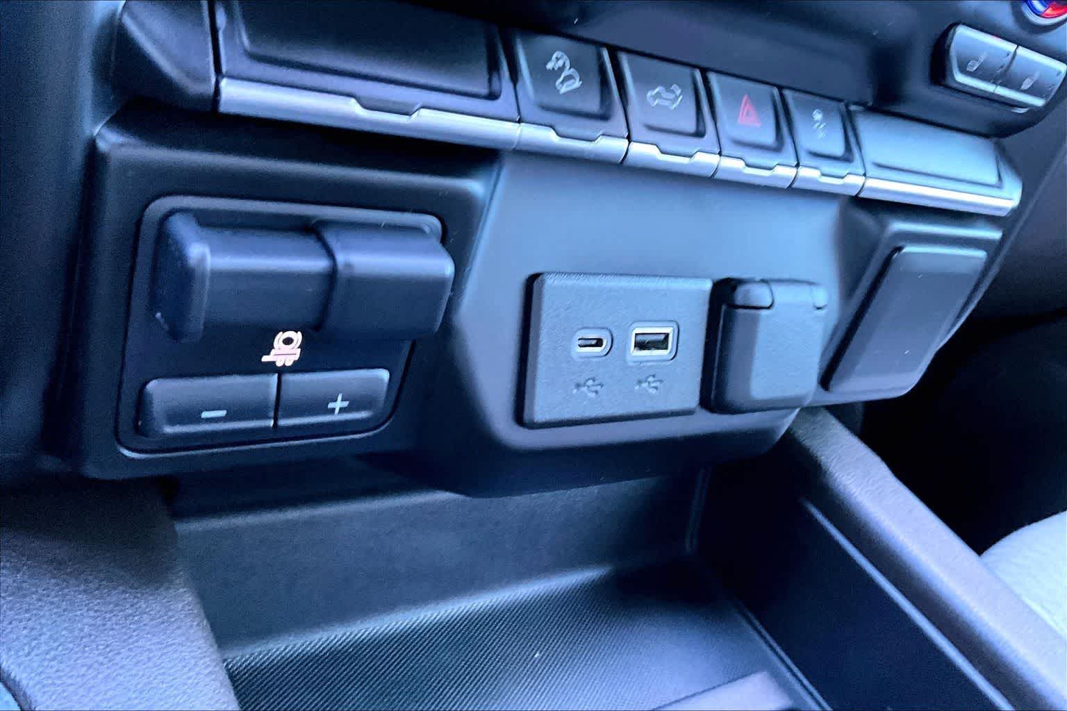 Thumbnail: 2021 Chevrolet Silverado 1500 - 21