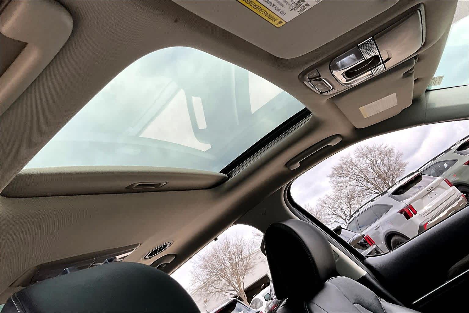 Thumbnail: 2022 Kia Telluride - 16