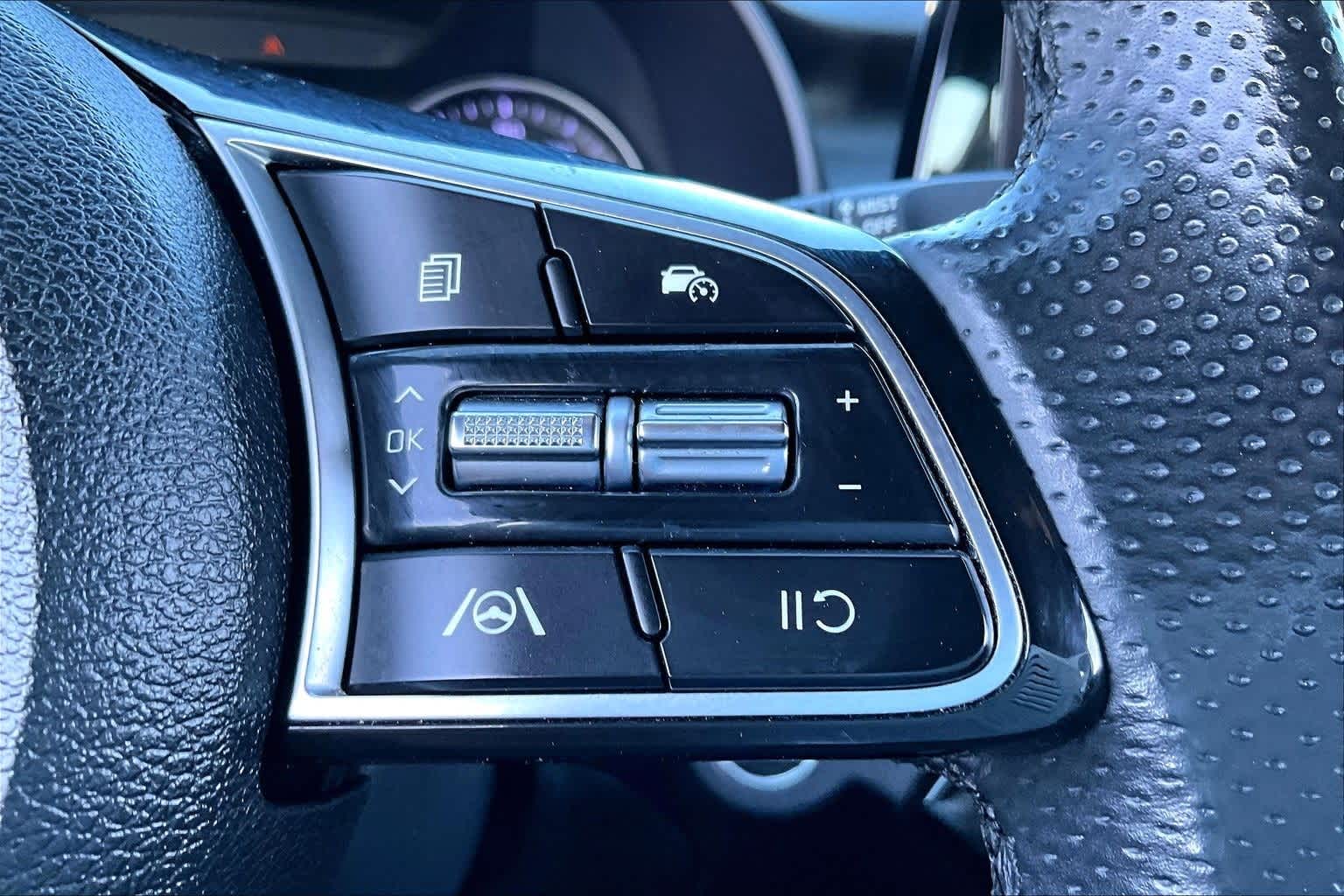 Thumbnail: 2022 Kia Forte - 16