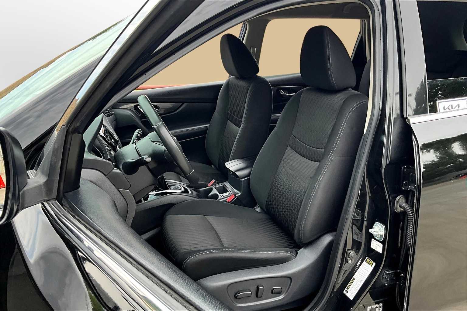 Thumbnail: 2018 Nissan Rogue - 25