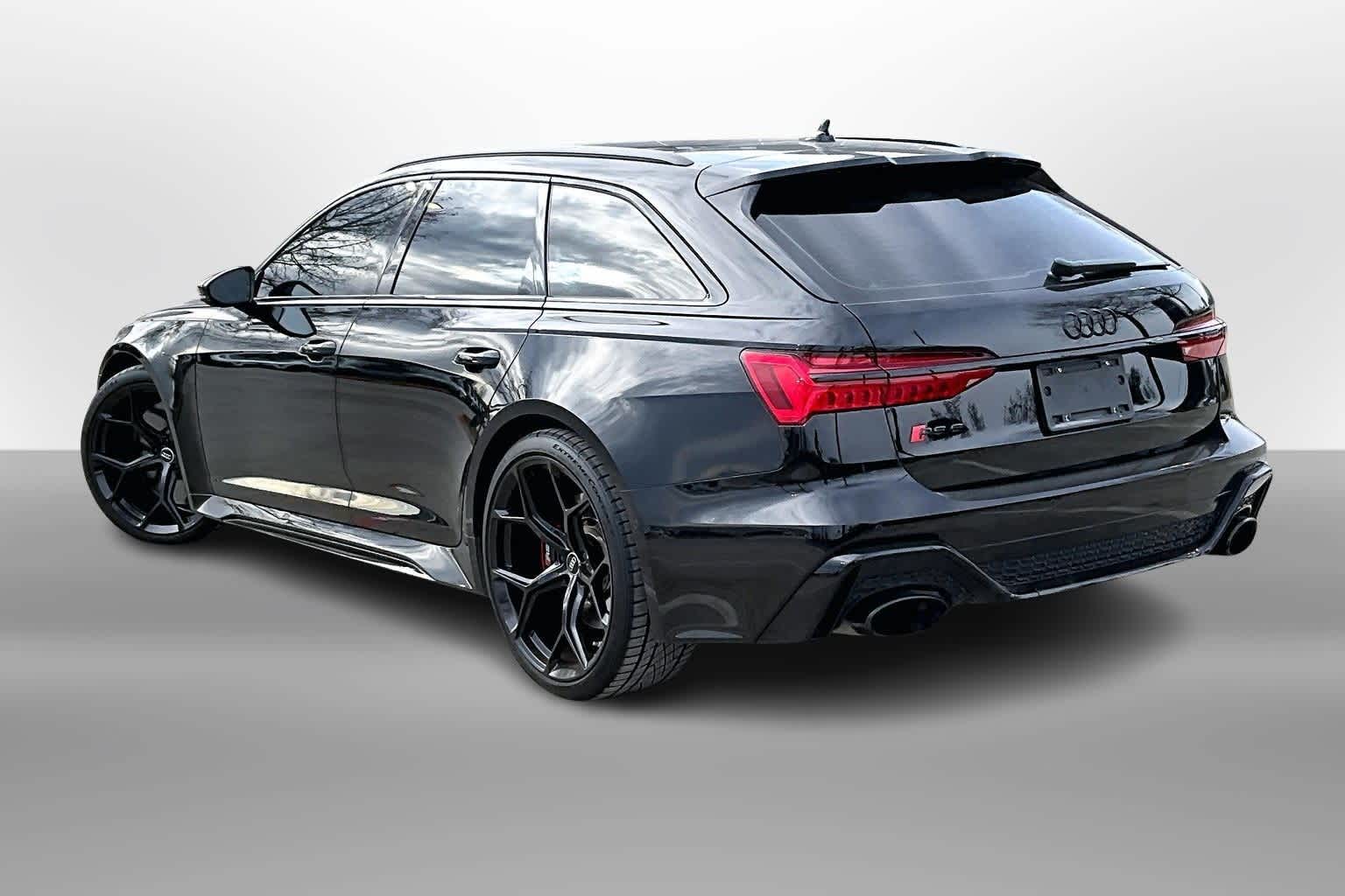 Thumbnail: 2021 Audi RS 6 - 11