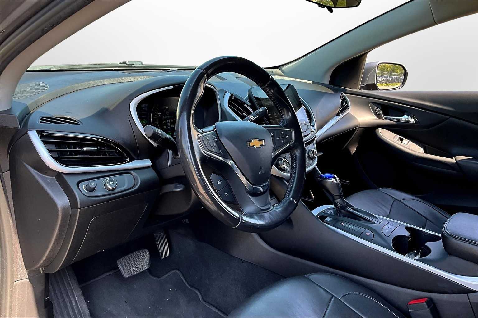 Thumbnail: 2018 Chevrolet Volt - 12