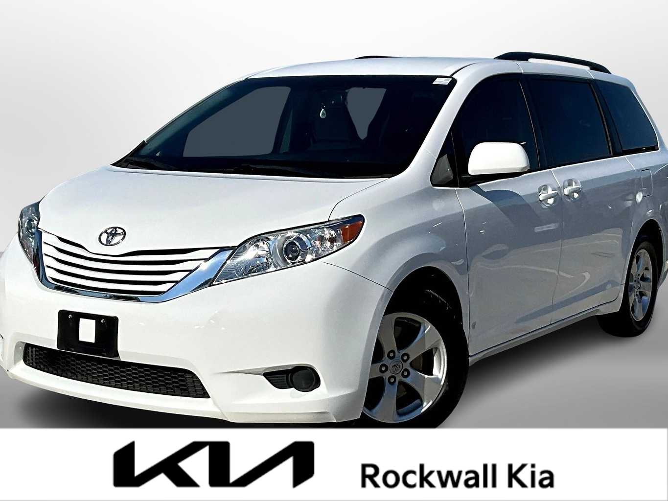 Thumbnail: 2017 Toyota Sienna - 1