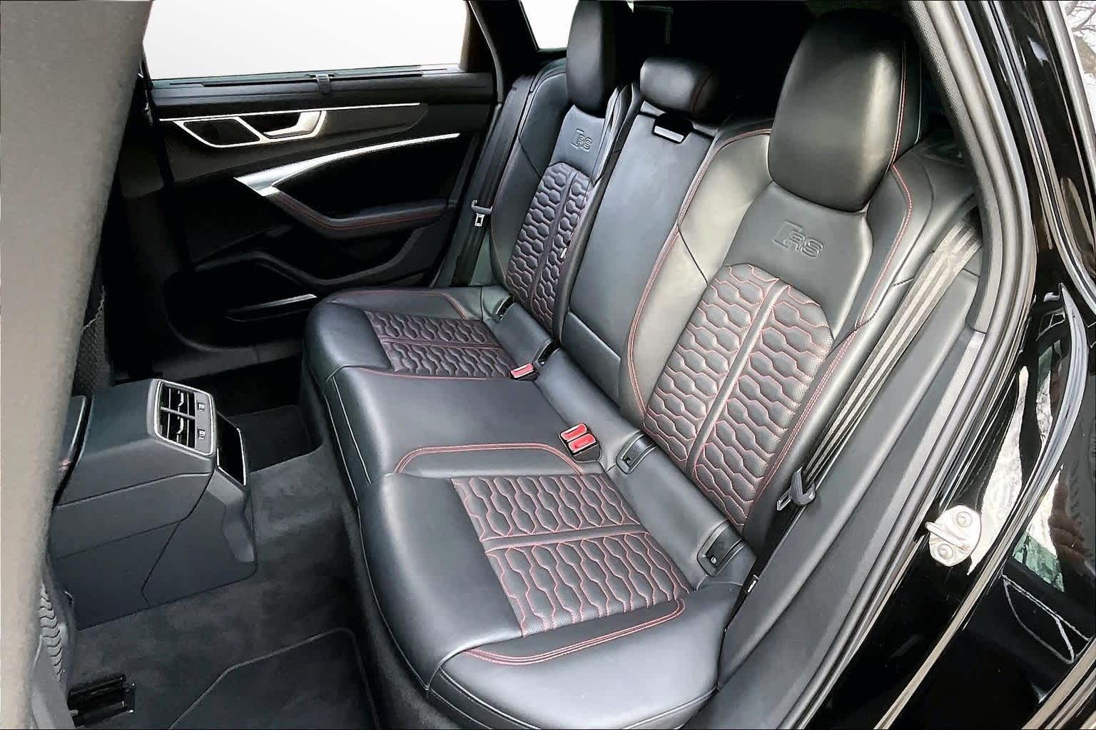 Thumbnail: 2021 Audi RS 6 - 26