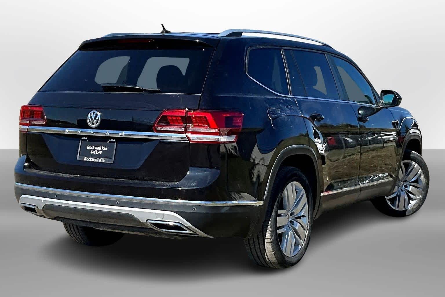 2020 Volkswagen Atlas SEL photo 2
