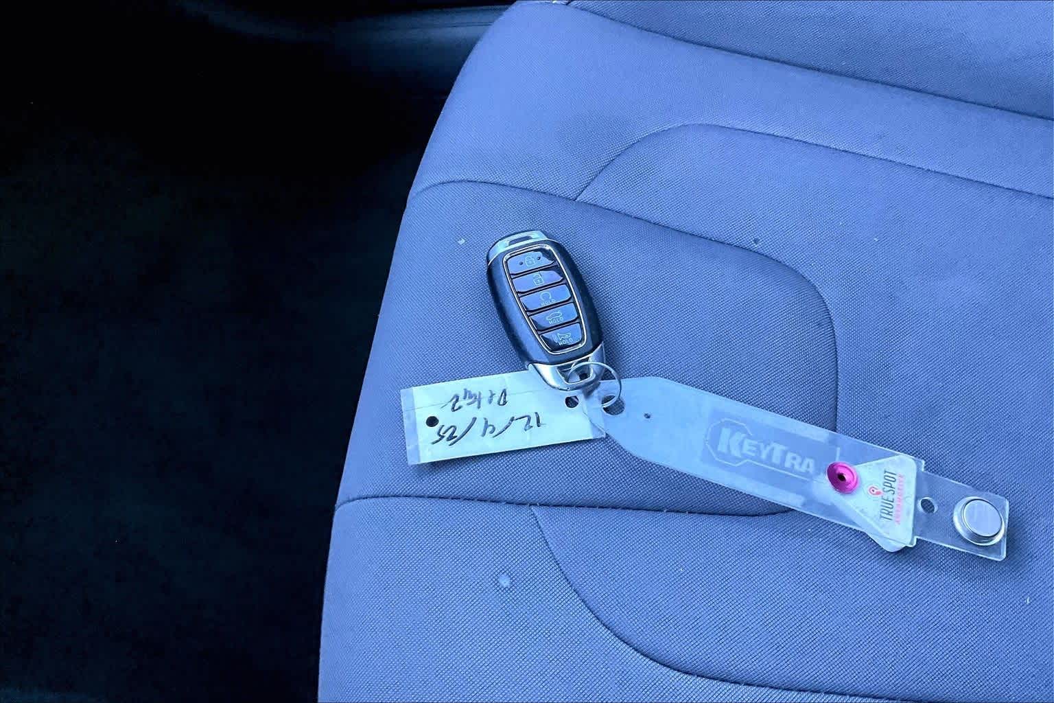 Thumbnail: 2023 Hyundai Elantra - 9