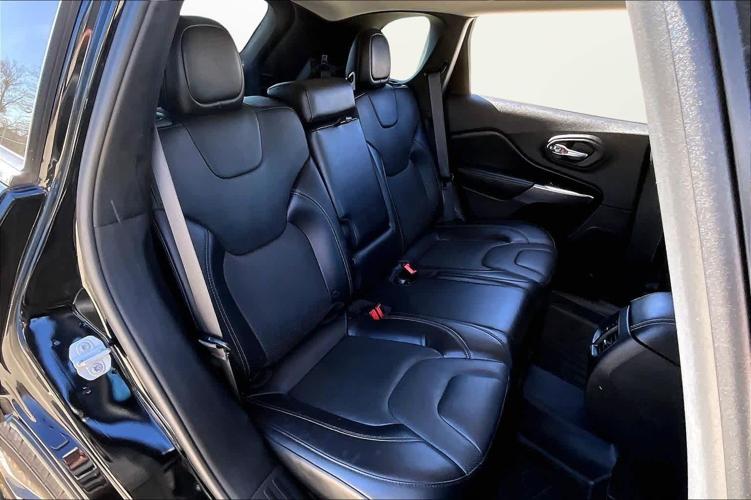 Thumbnail: 2019 Jeep Cherokee - 26