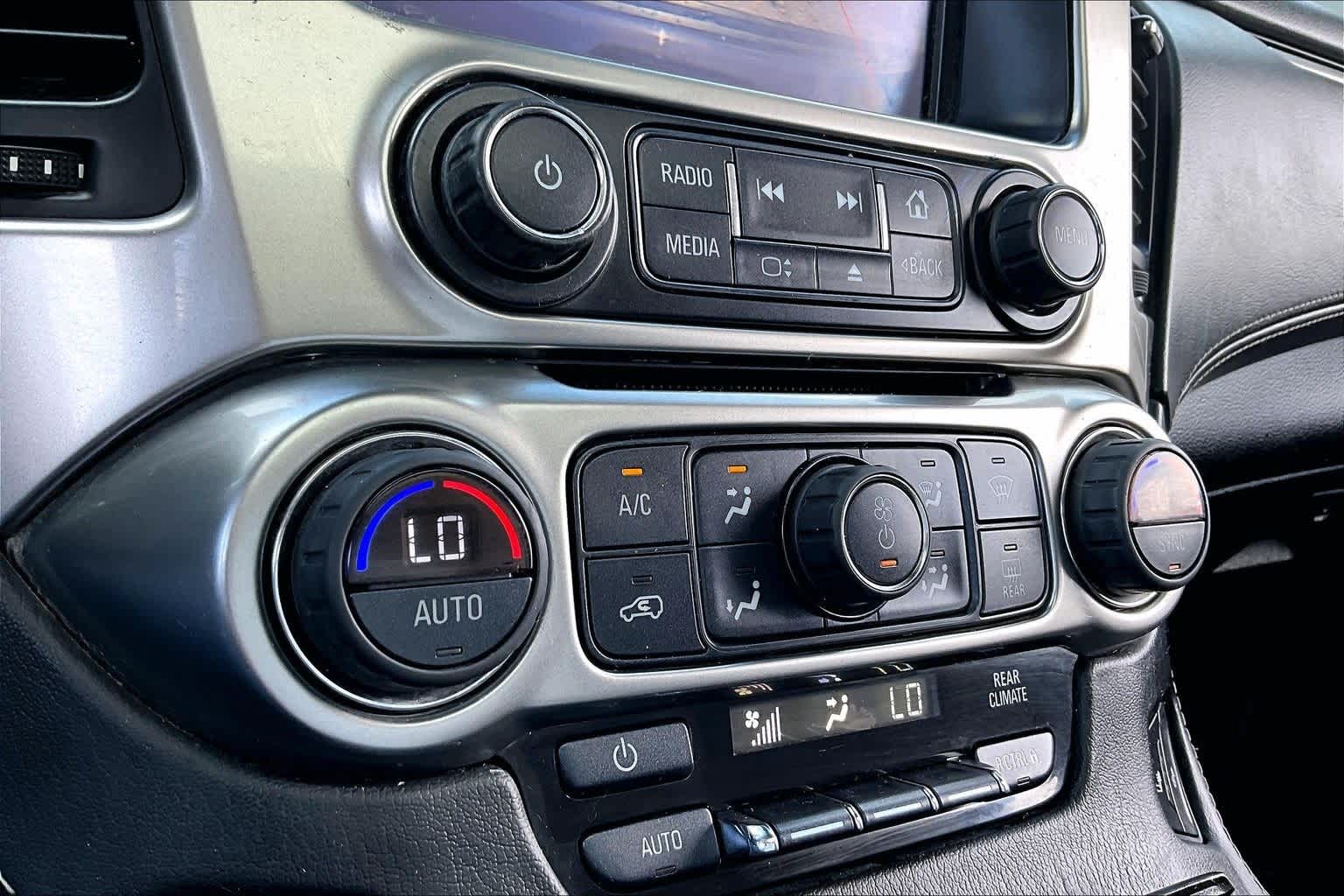 Thumbnail: 2016 Chevrolet Suburban - 25