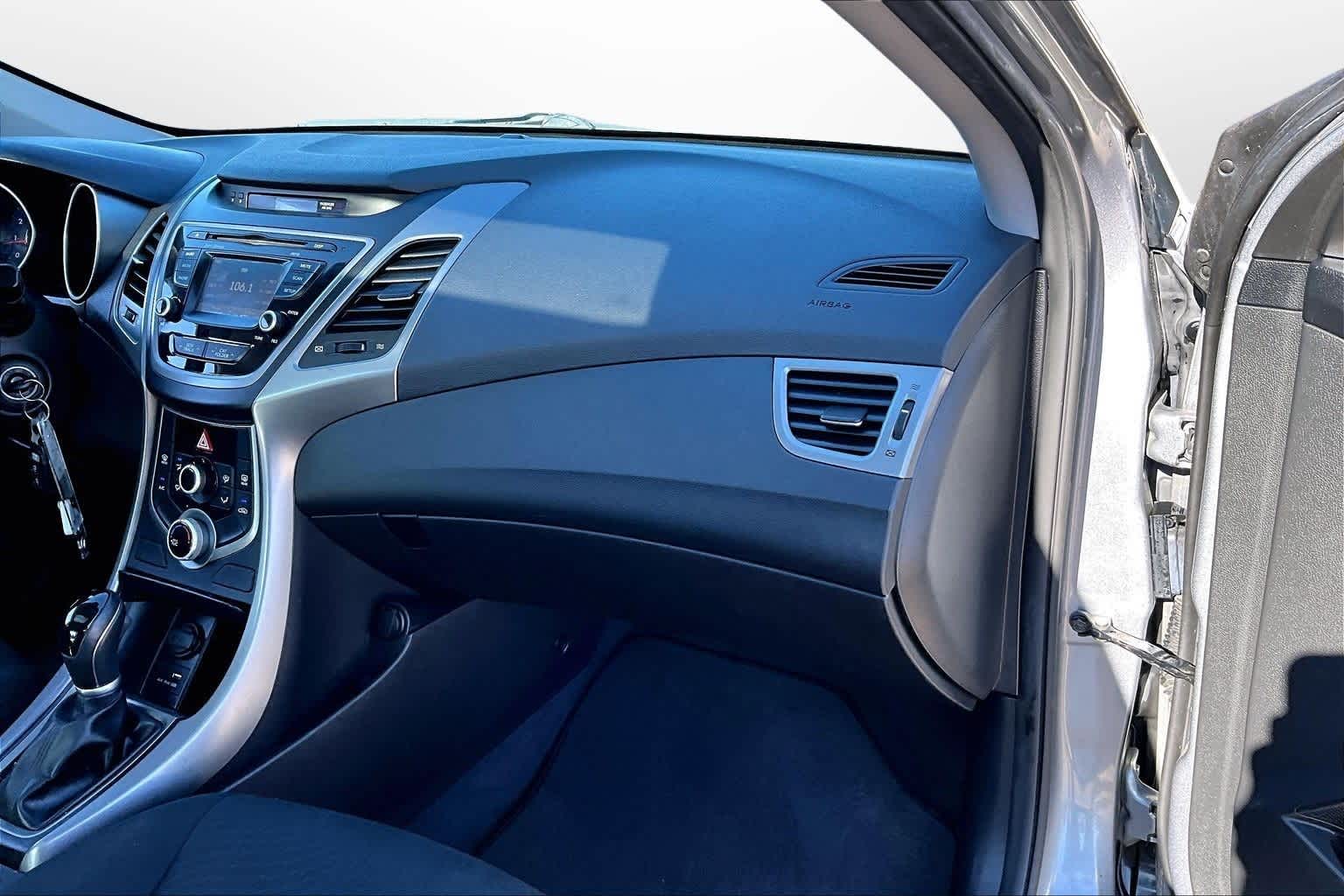 Thumbnail: 2015 Hyundai Elantra - 15