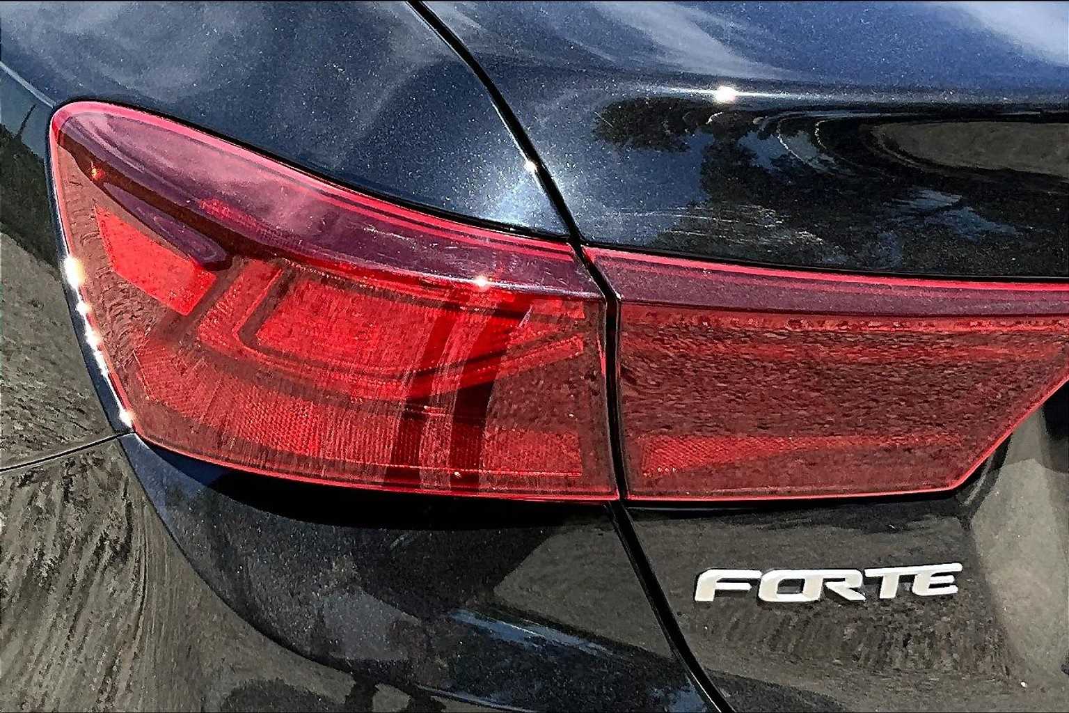 Thumbnail: 2022 Kia Forte - 29