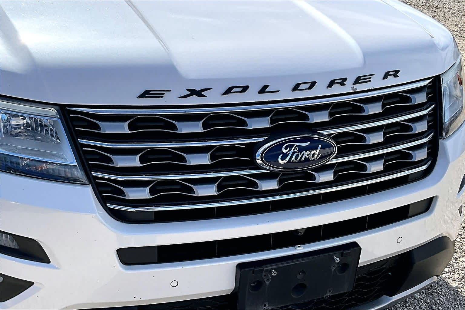 Thumbnail: 2017 Ford Explorer - 28