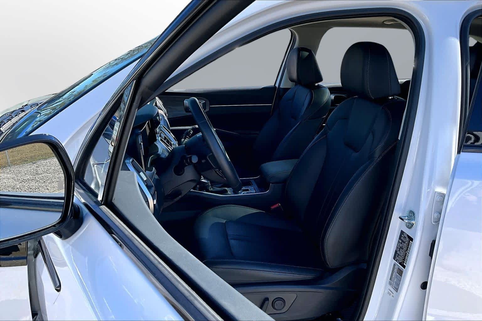 Thumbnail: 2023 Kia Sorento - 24