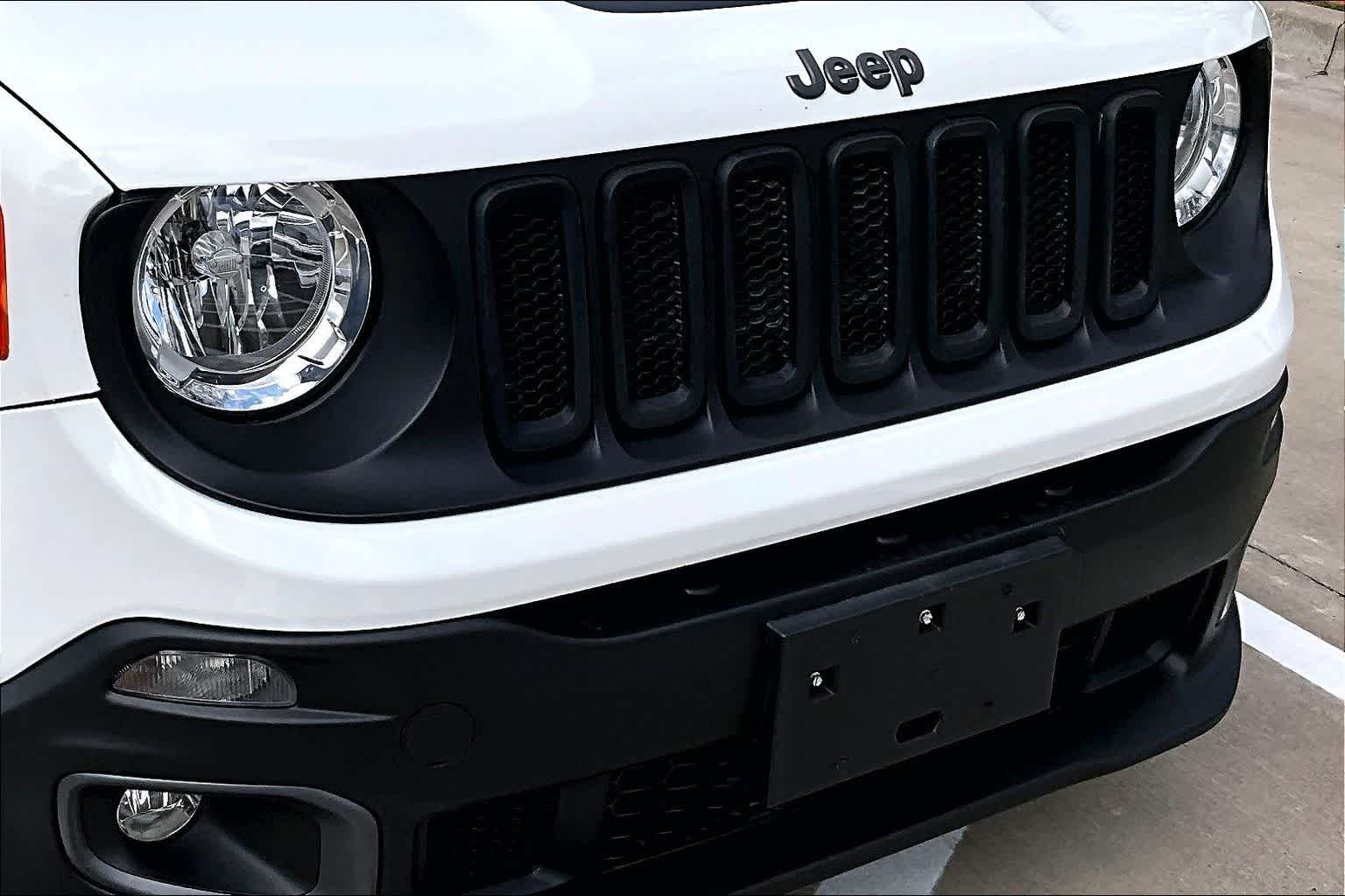 Thumbnail: 2017 Jeep Renegade - 23