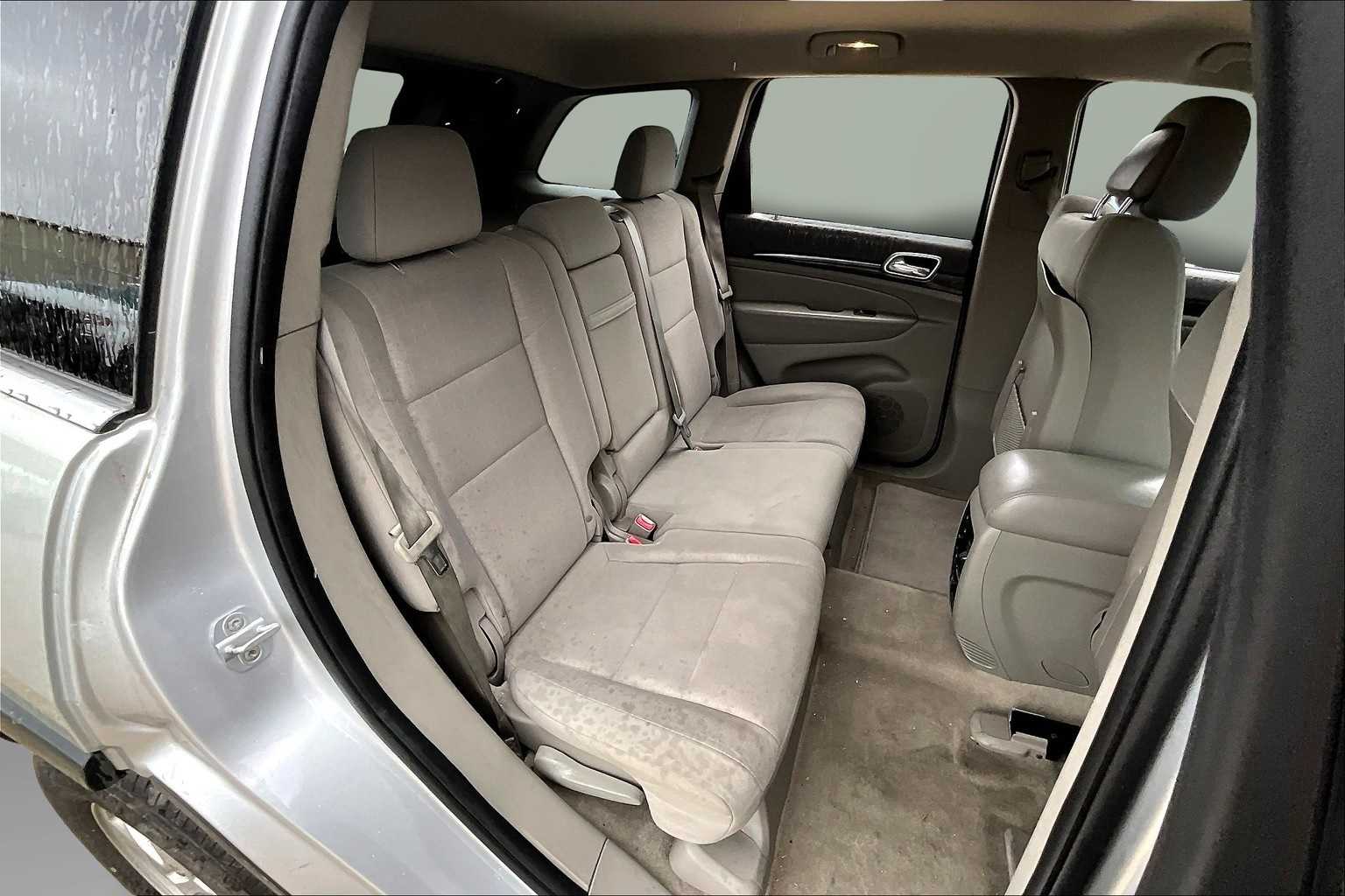 Thumbnail: 2011 Jeep Grand Cherokee - 26