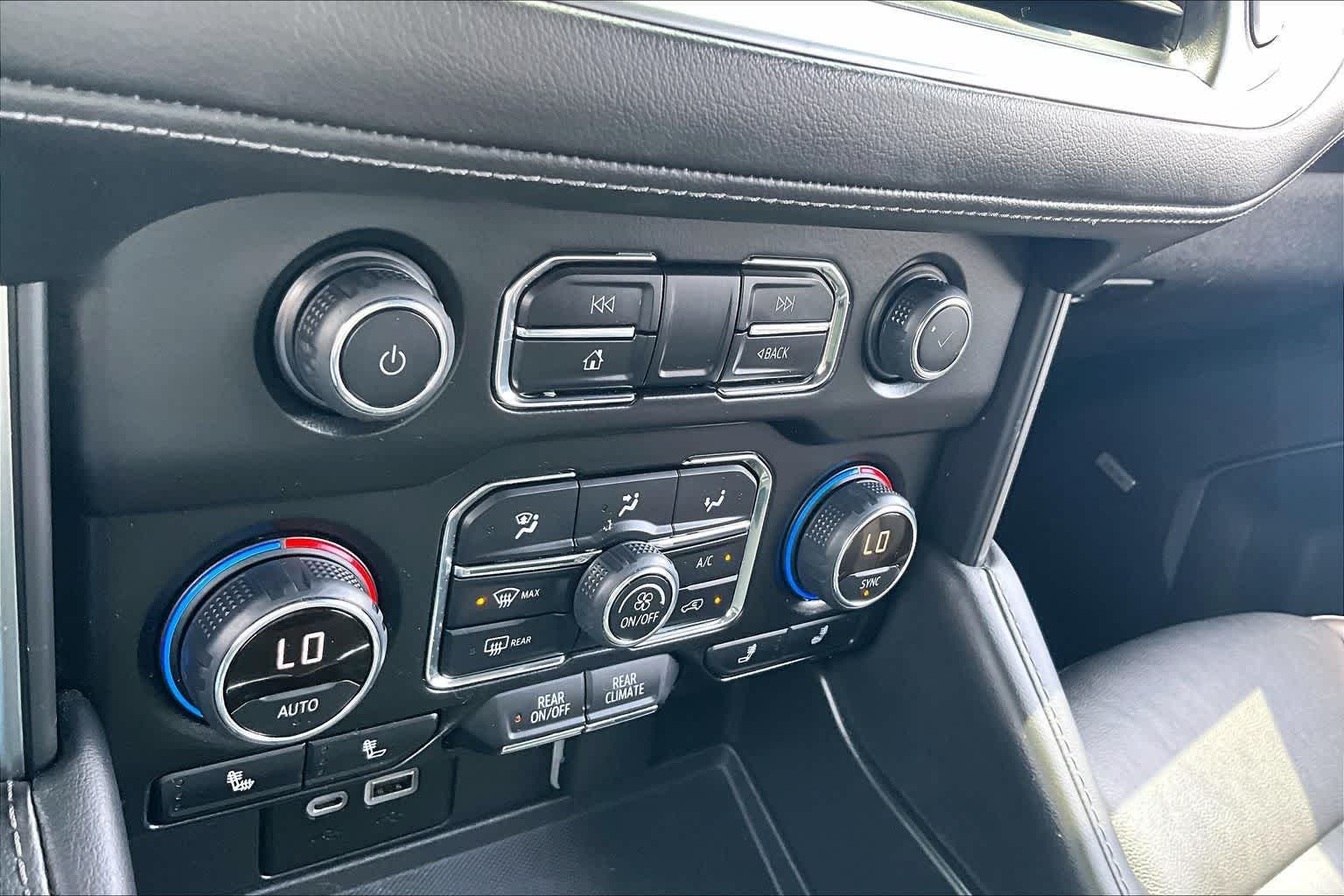 Thumbnail: 2021 Chevrolet Tahoe - 21