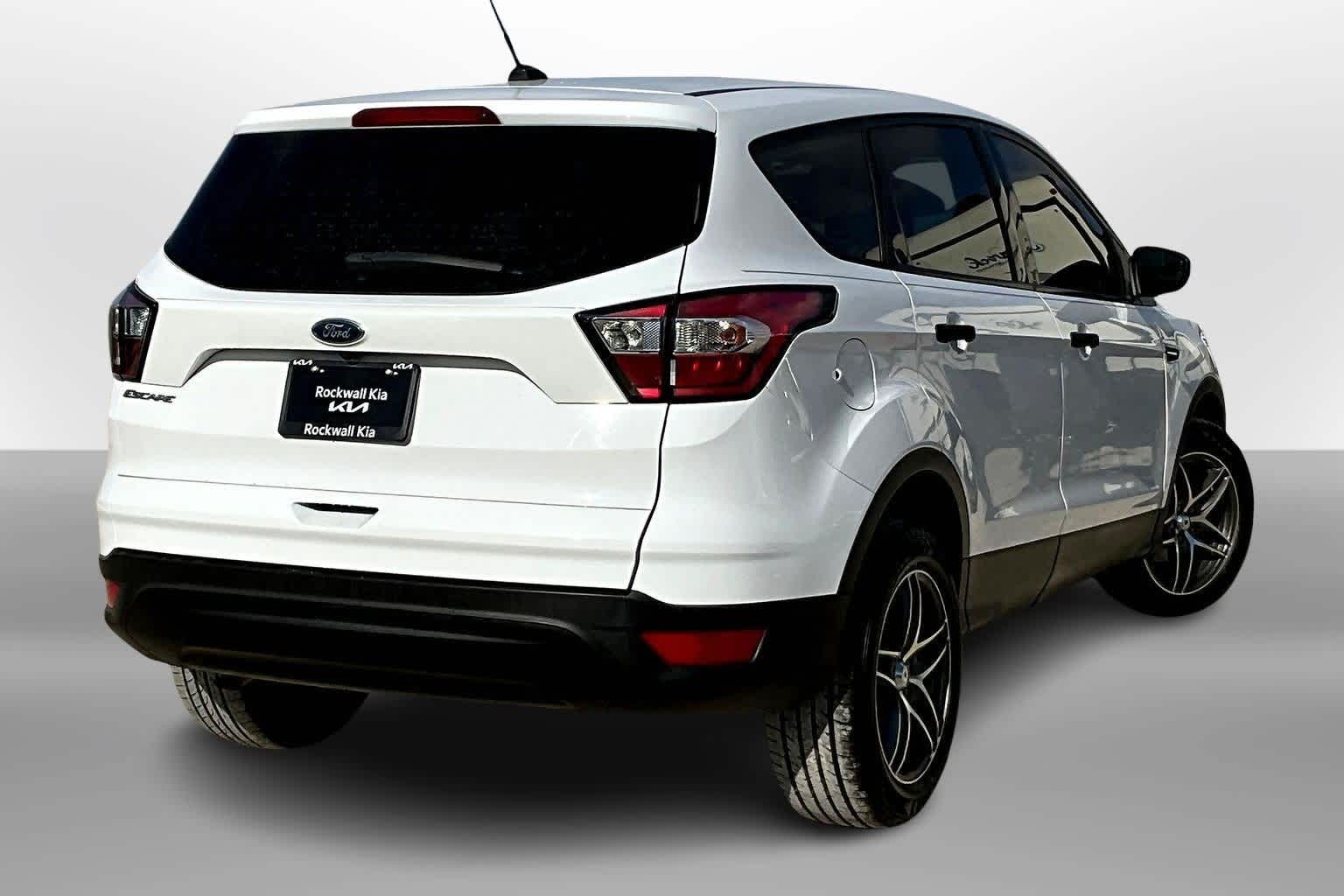 2017 Ford Escape S photo 2