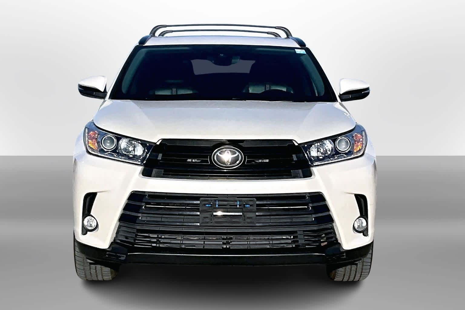 Thumbnail: 2017 Toyota Highlander - 3