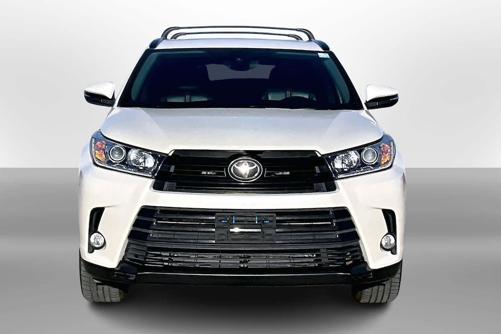 Used 2017 Toyota Highlander SE V6 SUV