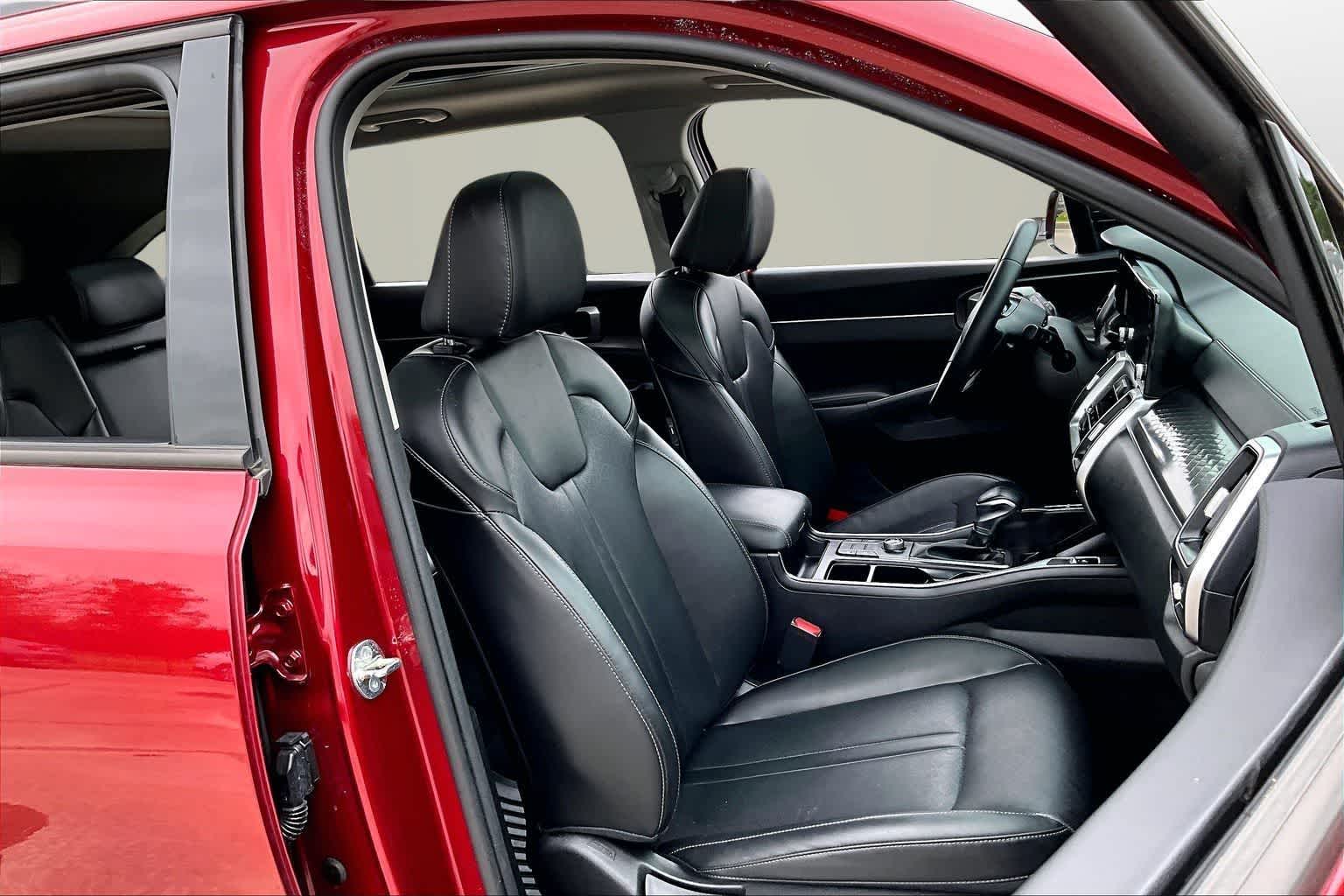 Thumbnail: 2023 Kia Sorento - 7