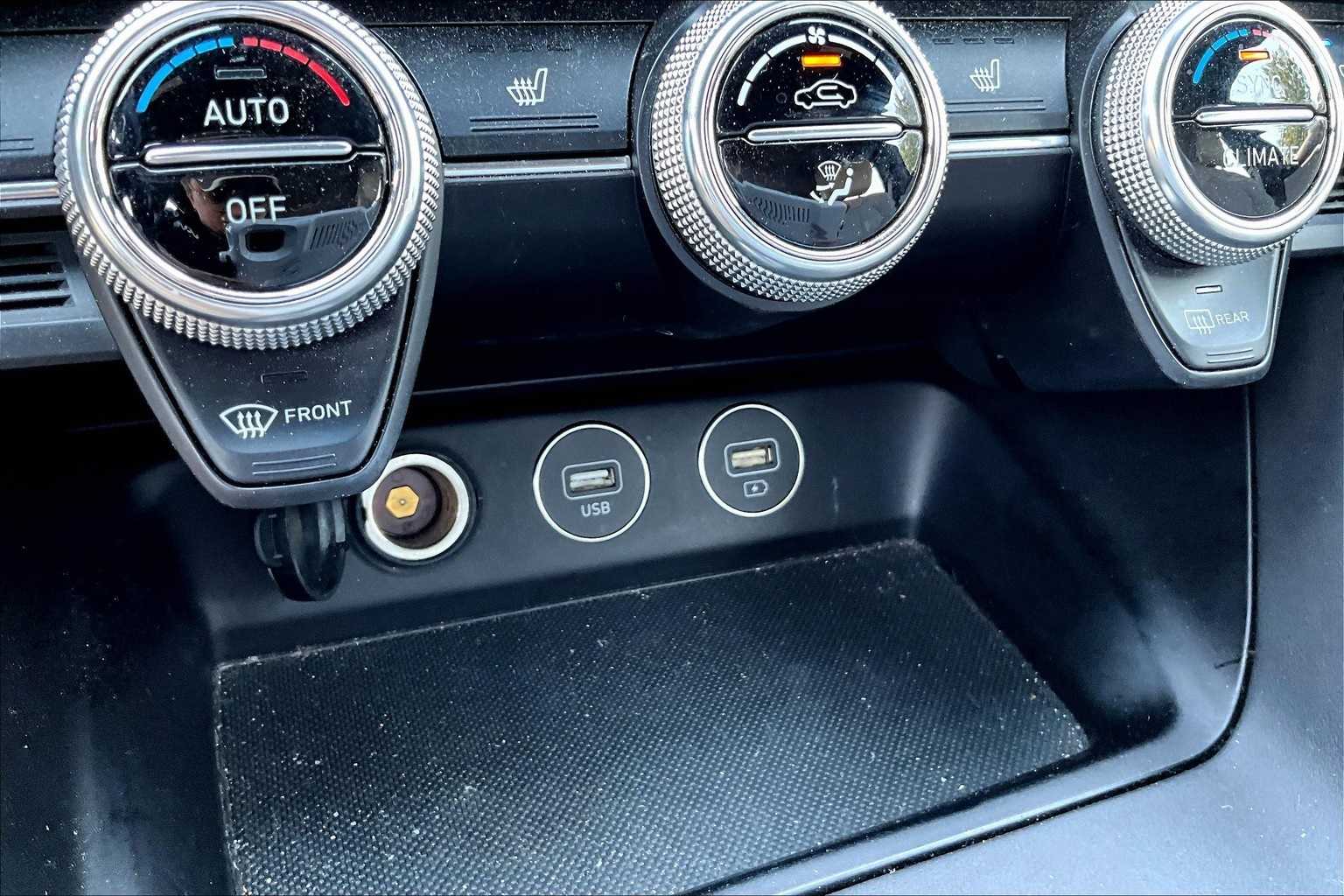 Thumbnail: 2023 Genesis G70 - 23