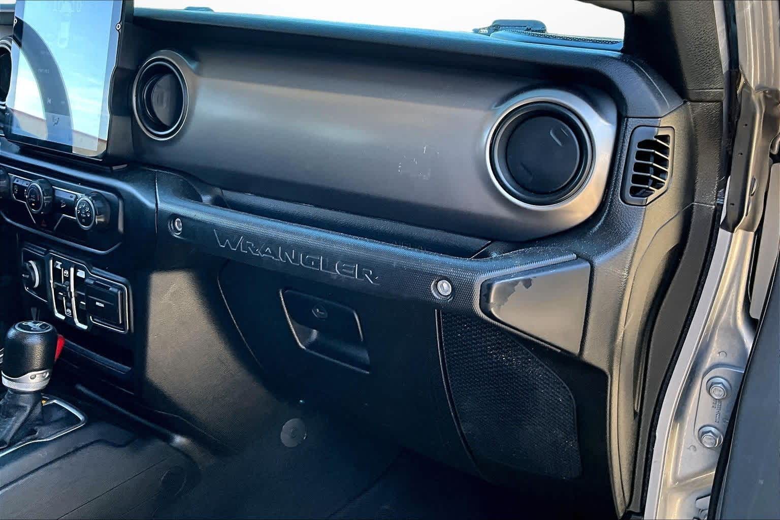 Thumbnail: 2020 Jeep Wrangler - 15