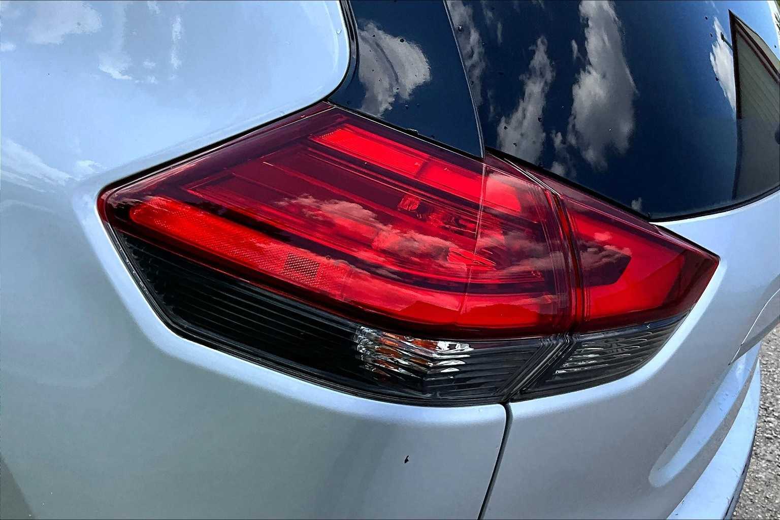 Thumbnail: 2017 Nissan Rogue - 27