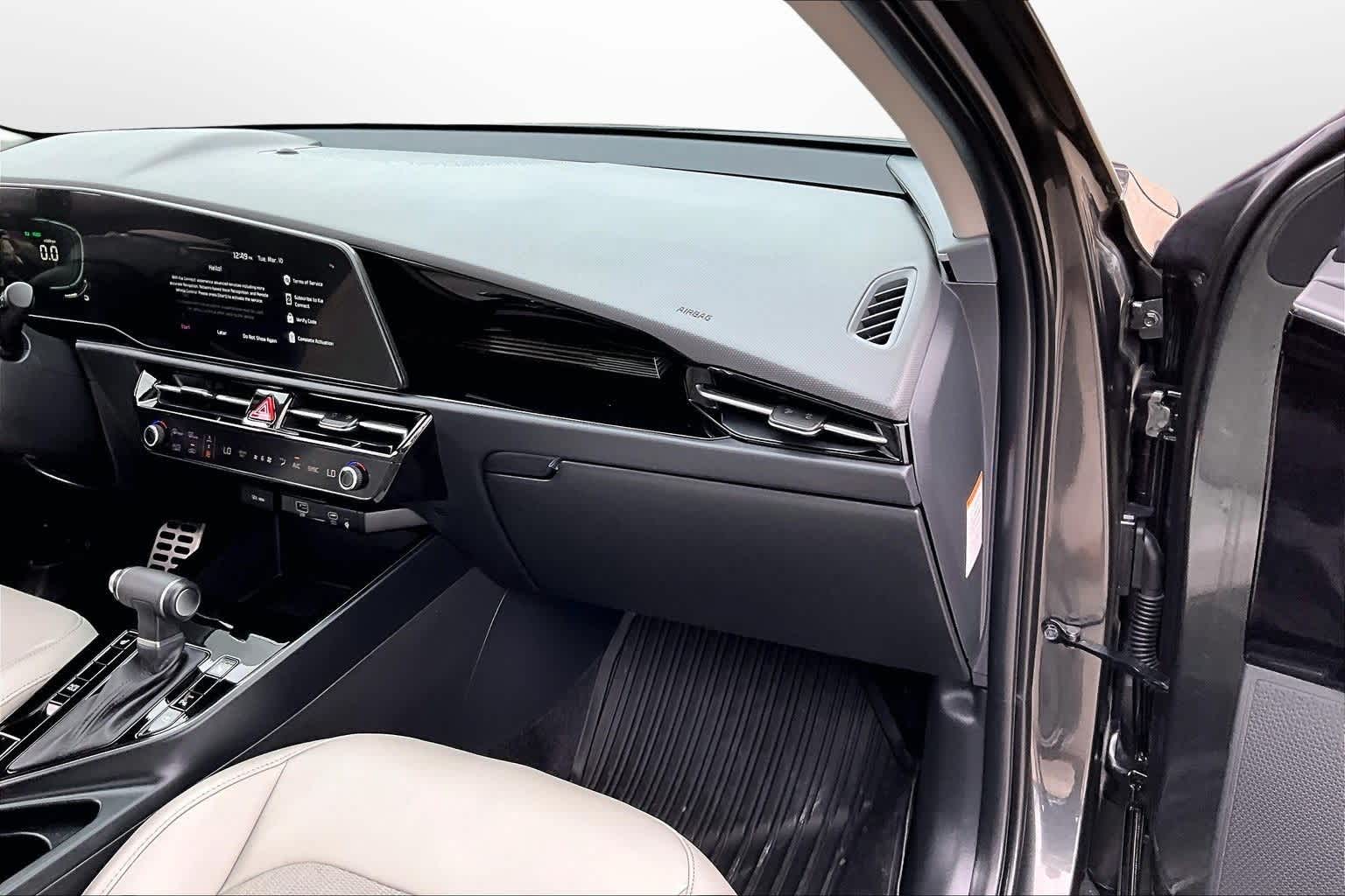 Thumbnail: 2025 Kia Niro - 15