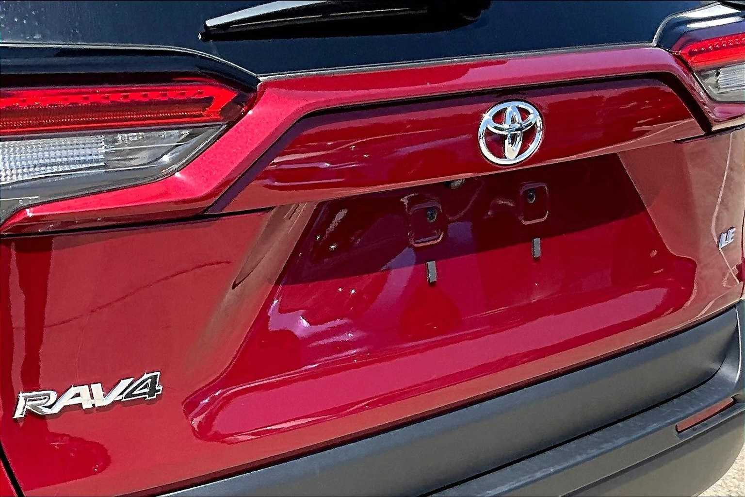 Thumbnail: 2024 Toyota RAV4 - 31