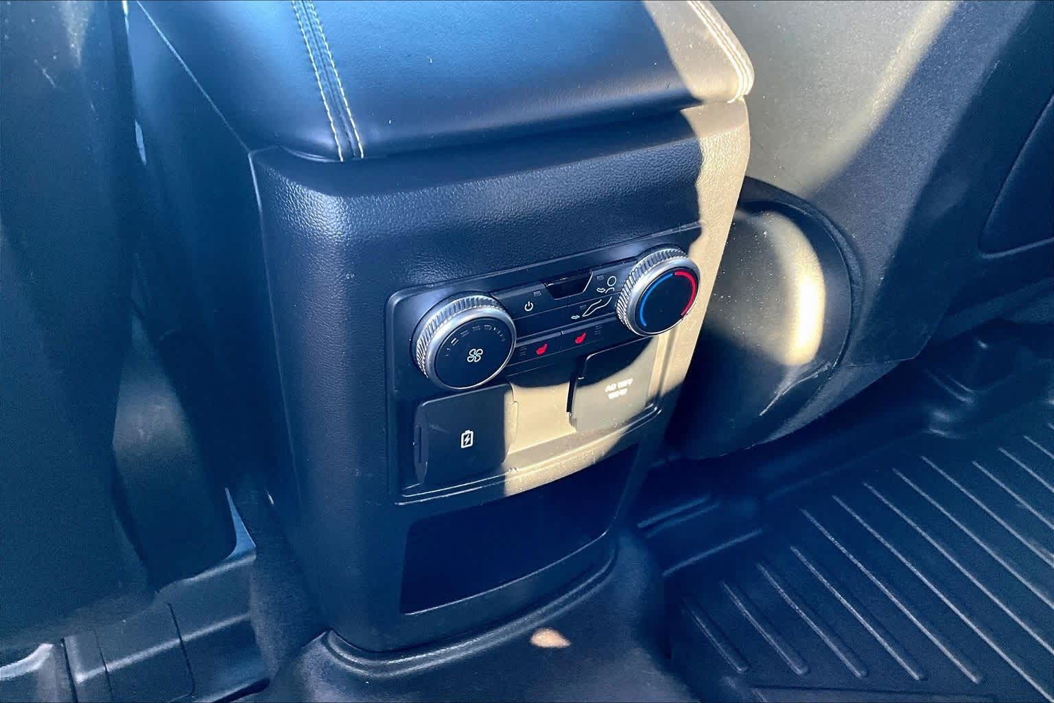 Thumbnail: 2020 Ford Explorer - 24